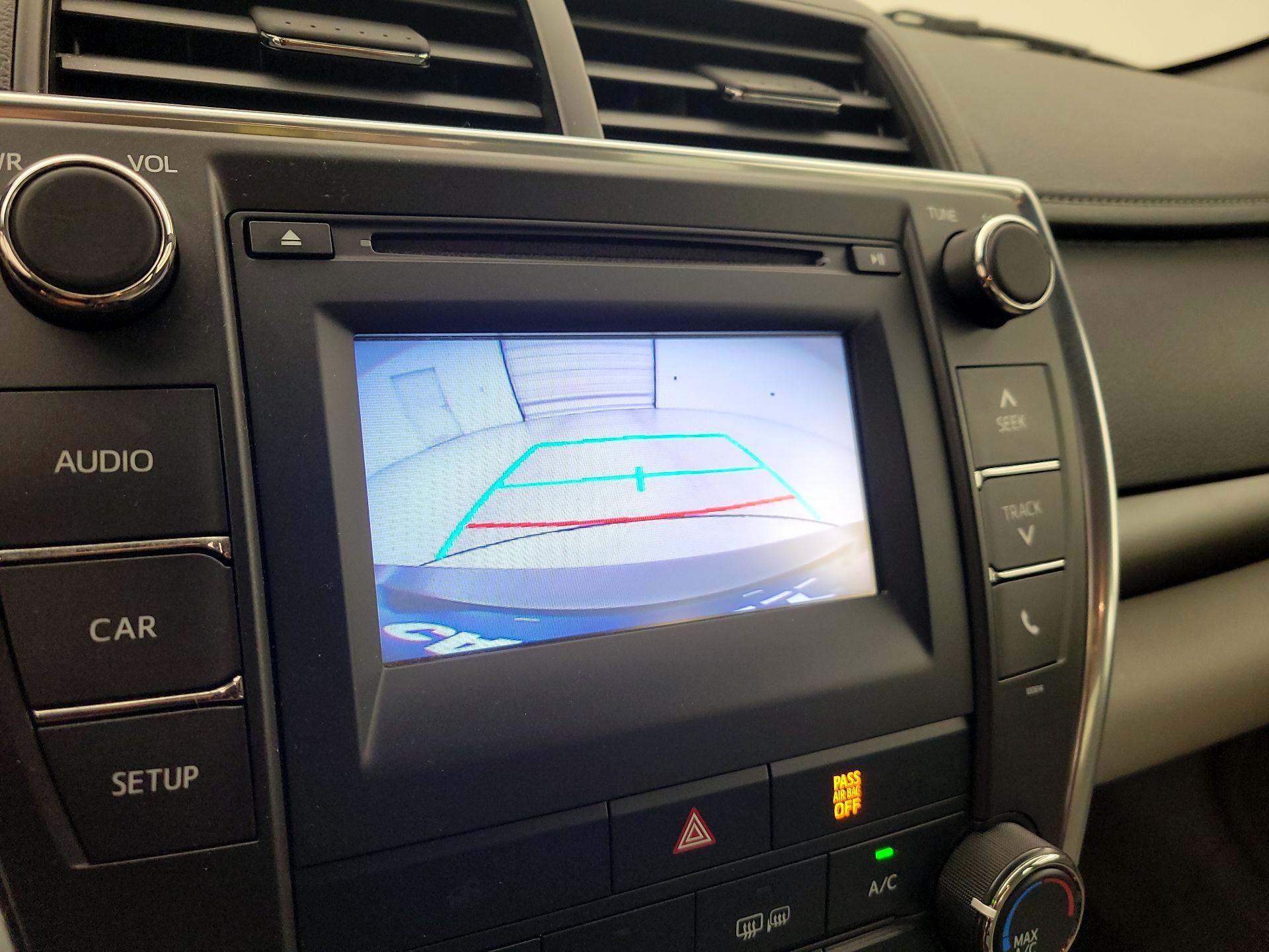 Thumbnail: 2016 Toyota Camry - 14