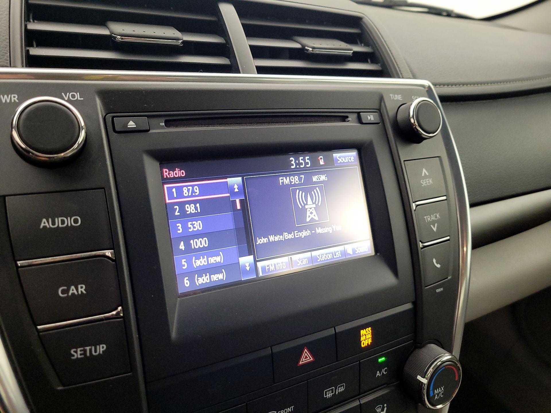 Thumbnail: 2016 Toyota Camry - 15