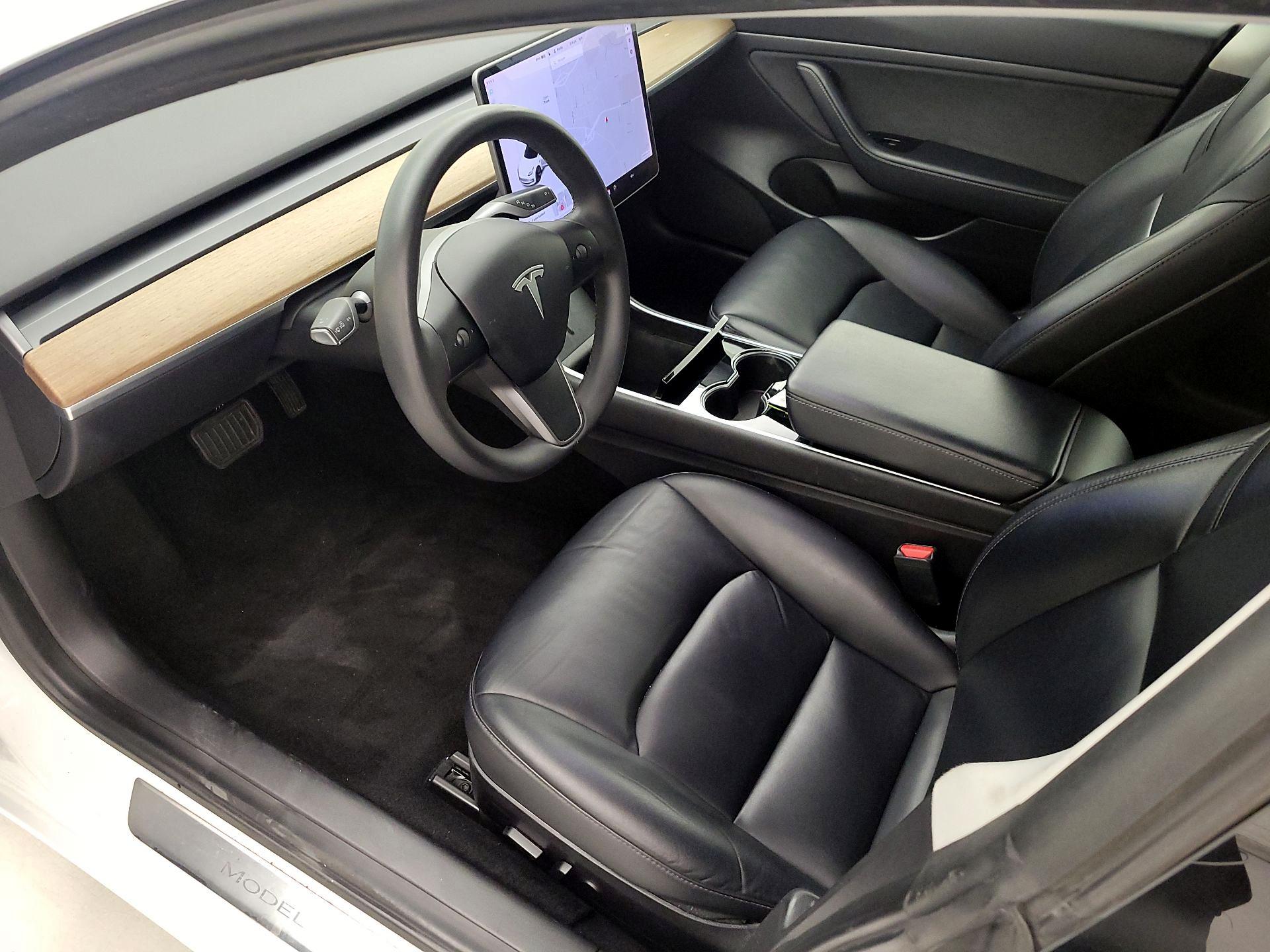 Thumbnail: 2020 Tesla Model 3 - 11