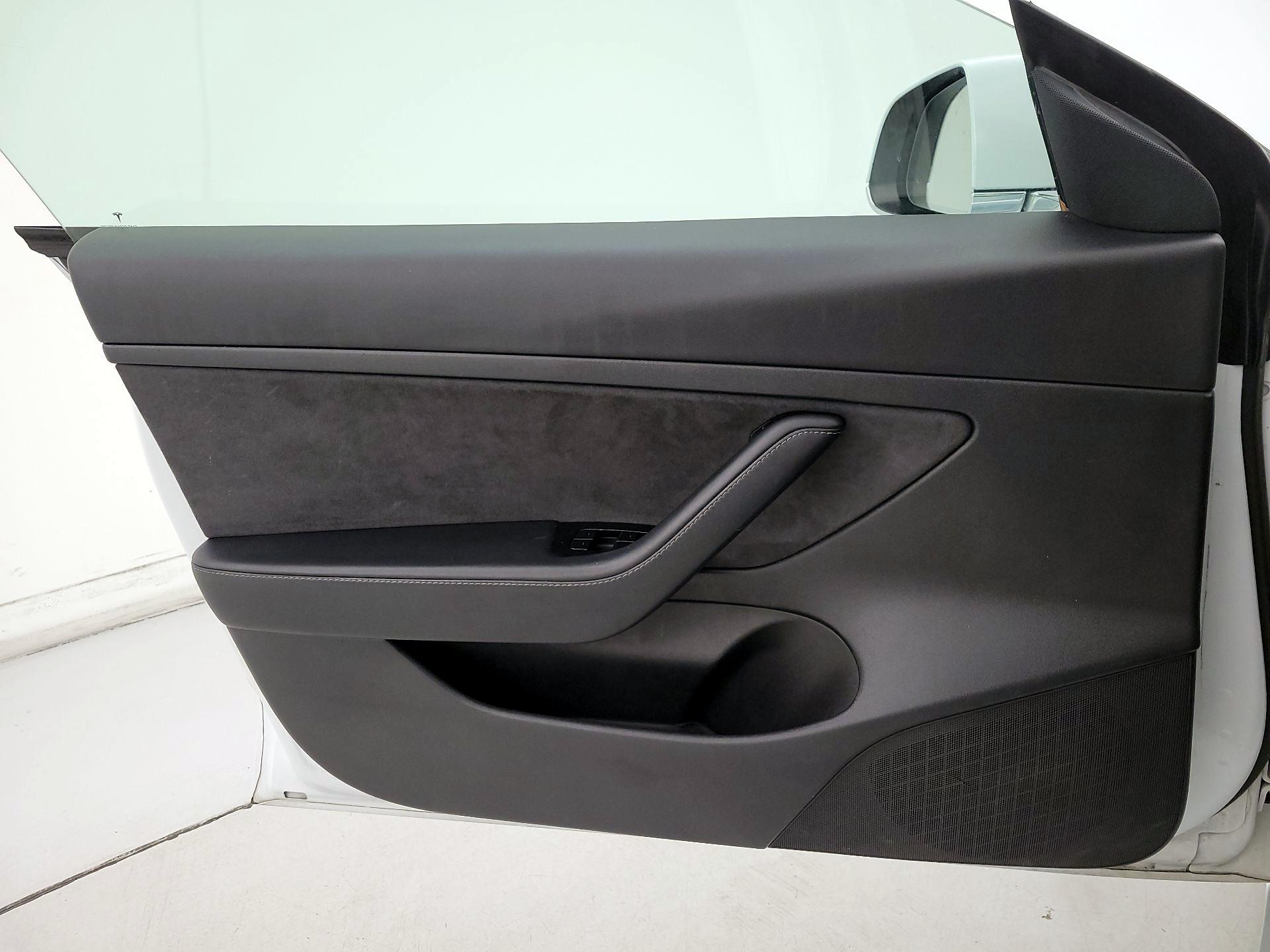 Thumbnail: 2020 Tesla Model 3 - 12