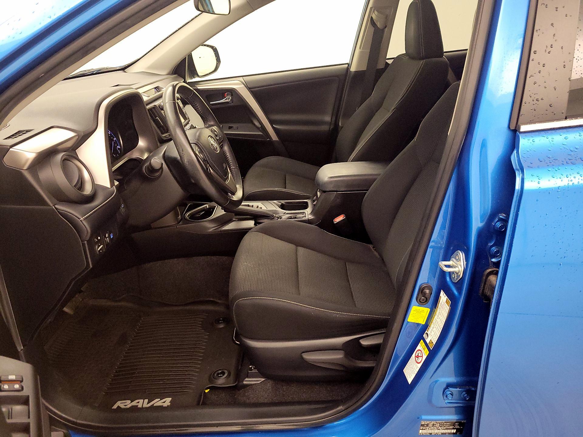 Thumbnail: 2018 Toyota RAV4 - 11