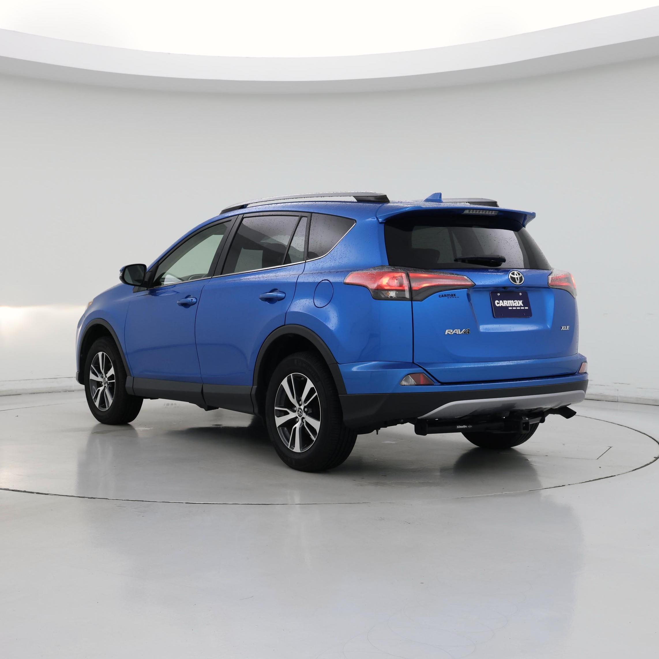 Thumbnail: 2018 Toyota RAV4 - 2