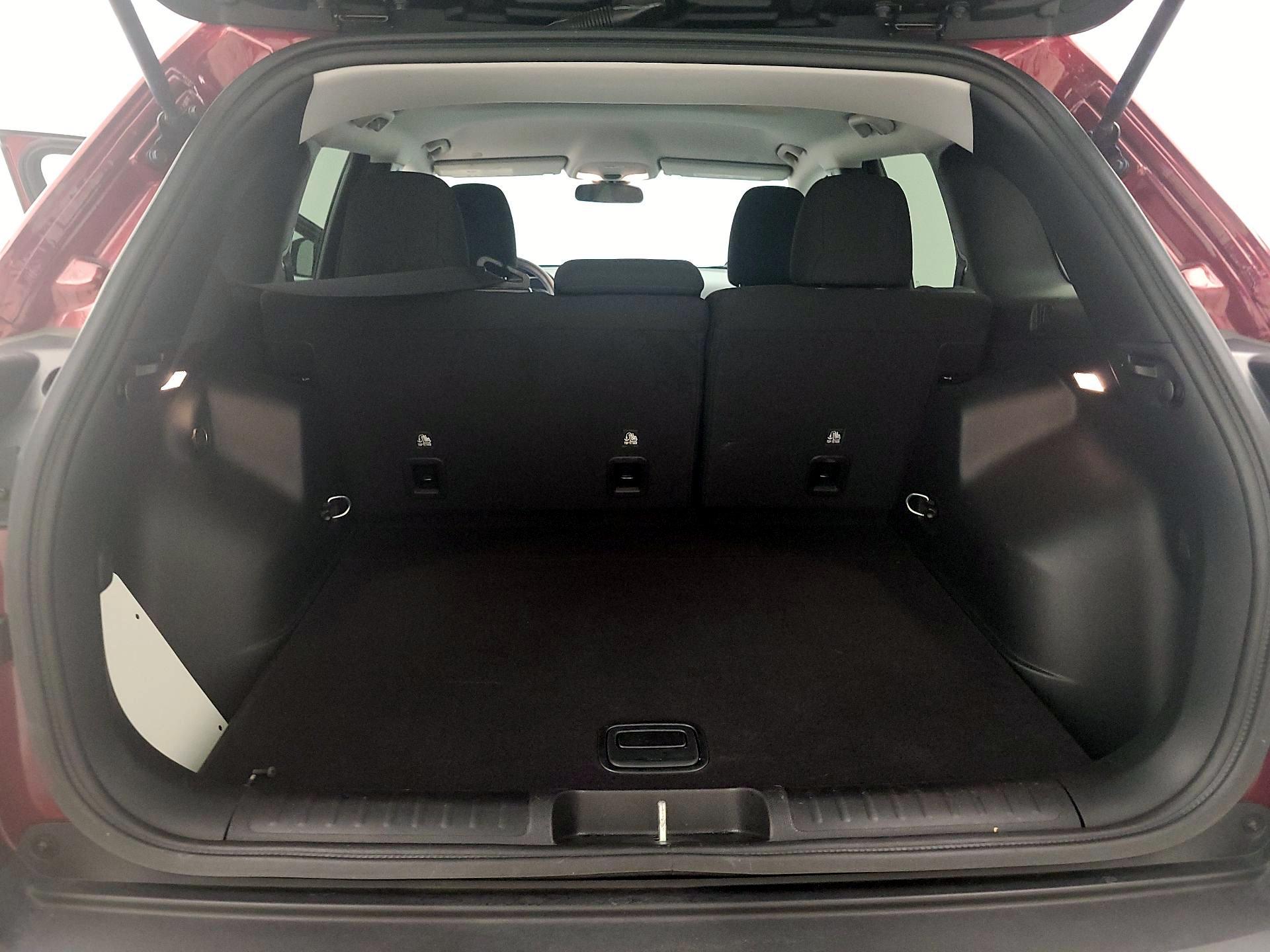 Thumbnail: 2020 Jeep Cherokee - 20