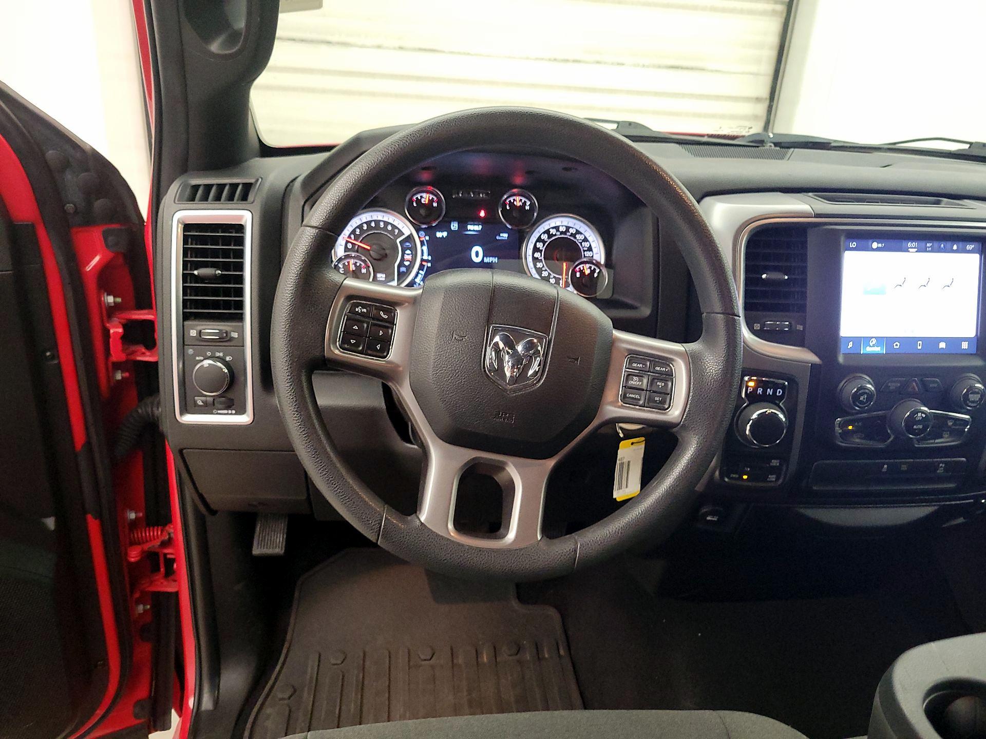 Thumbnail: 2022 RAM 1500 Classic - 10