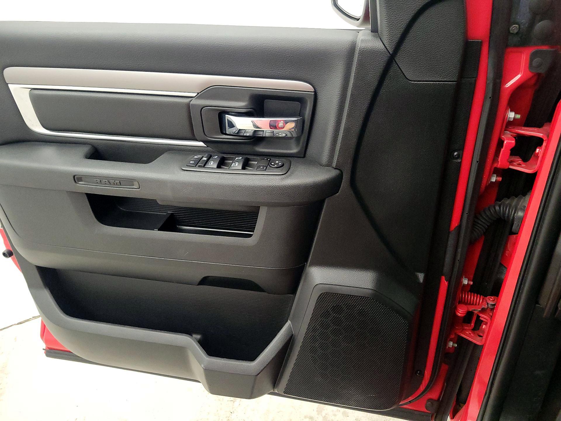 Thumbnail: 2022 RAM 1500 Classic - 12