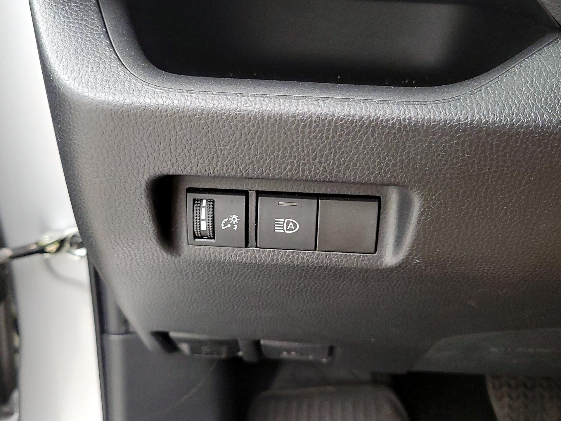 Thumbnail: 2022 Toyota RAV4 - 13