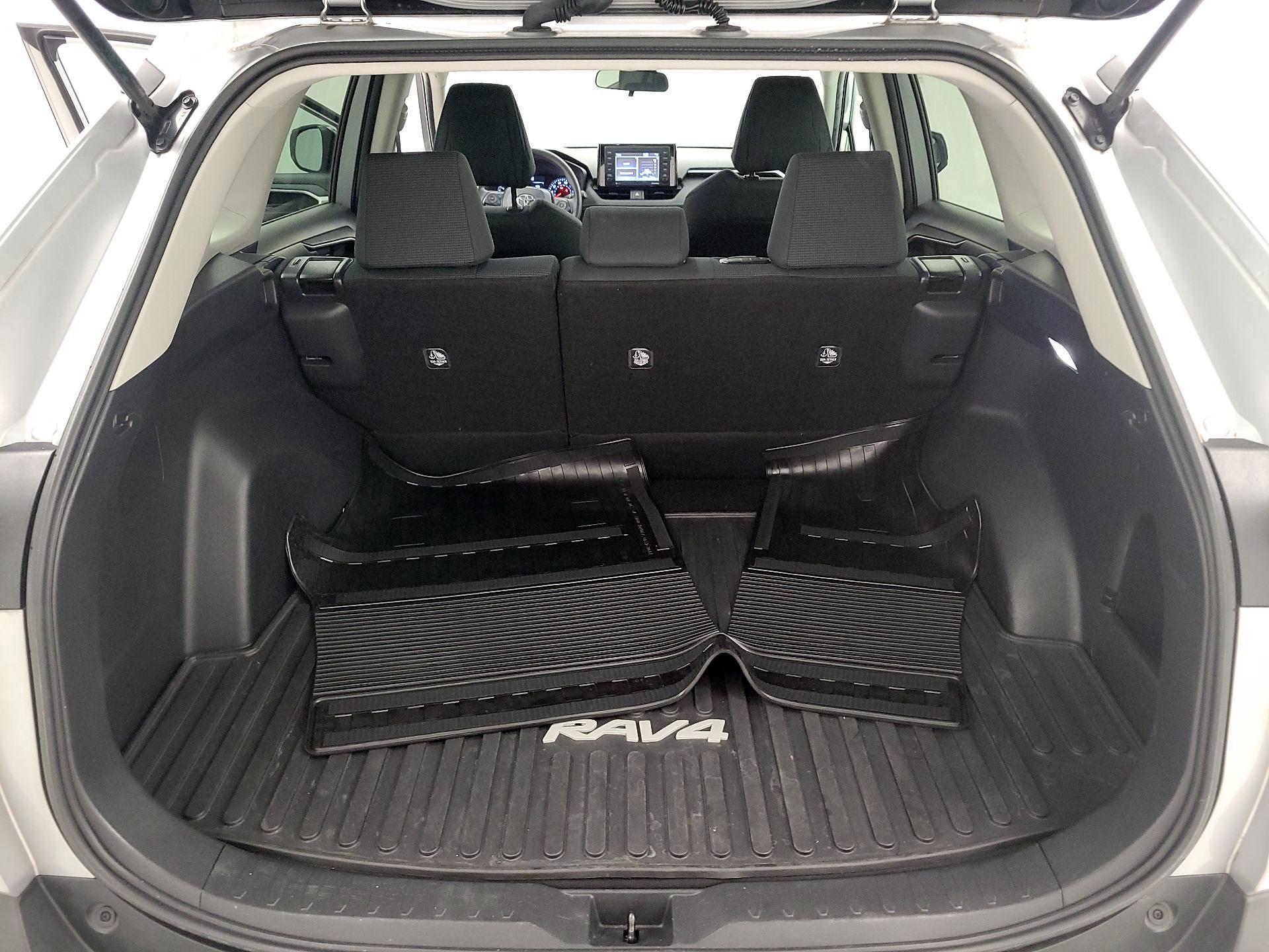 Thumbnail: 2022 Toyota RAV4 - 20