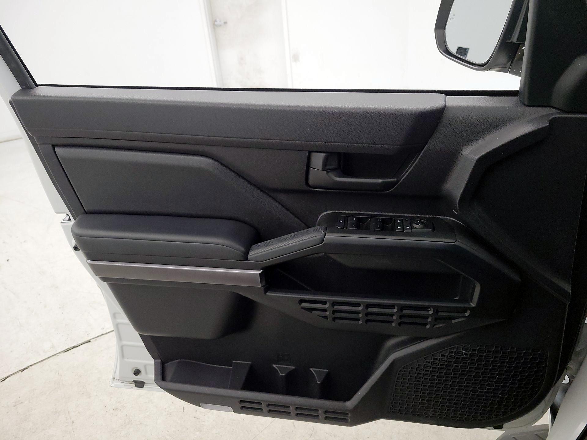 Thumbnail: 2025 Toyota 4Runner - 12