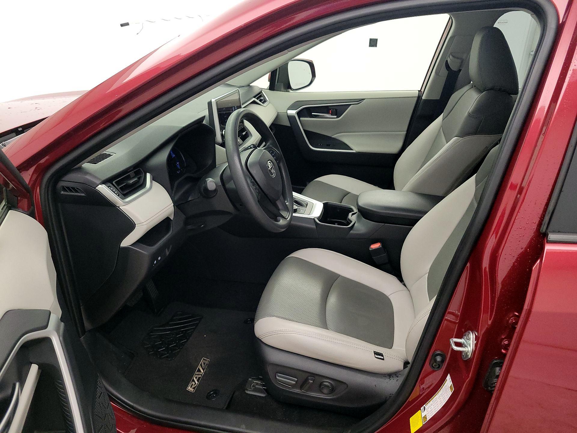 Thumbnail: 2024 Toyota RAV4 - 11