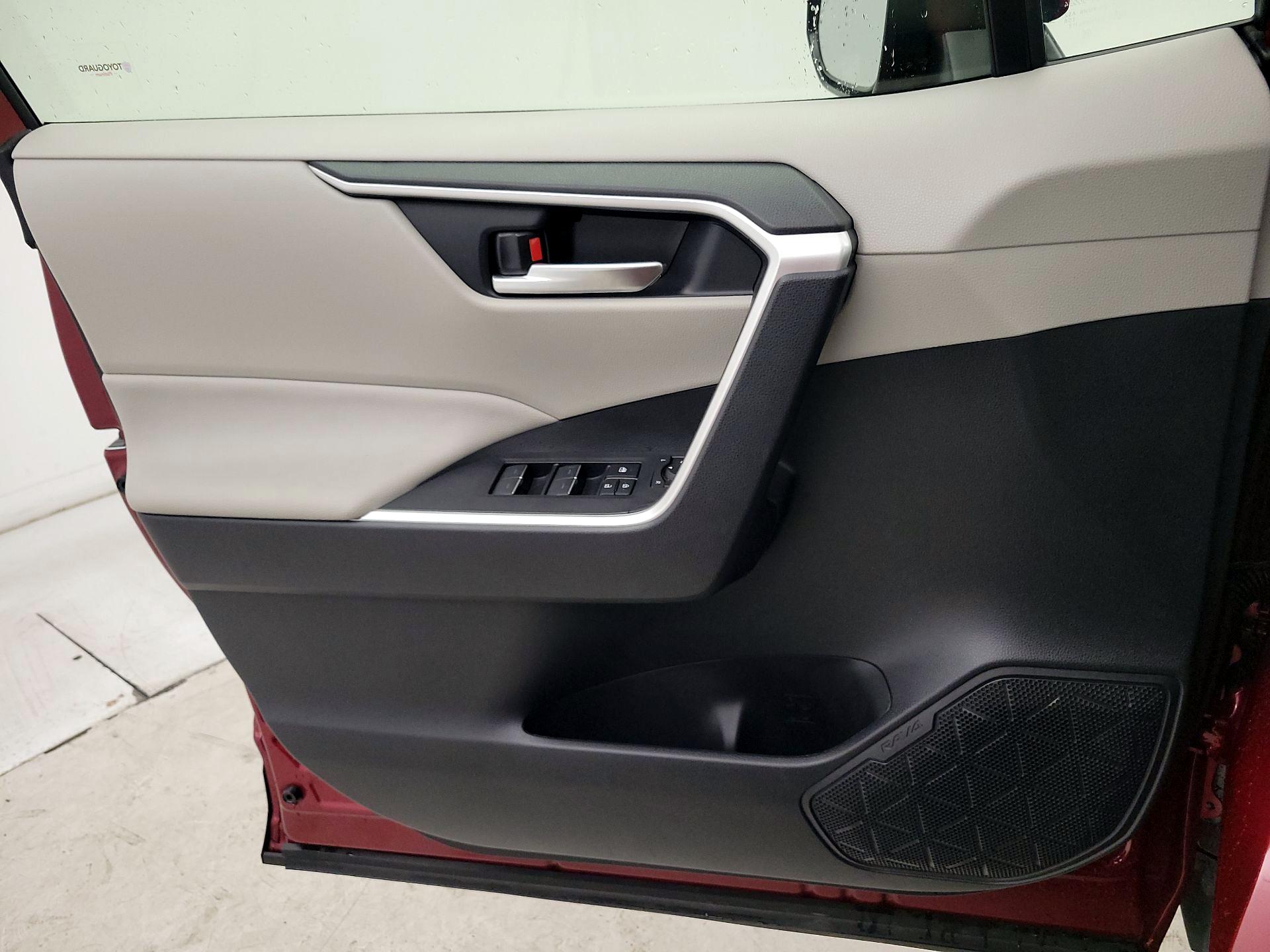 Thumbnail: 2024 Toyota RAV4 - 12