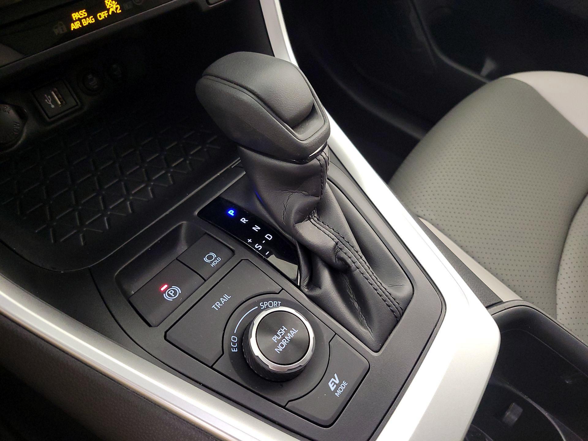 Thumbnail: 2024 Toyota RAV4 - 17