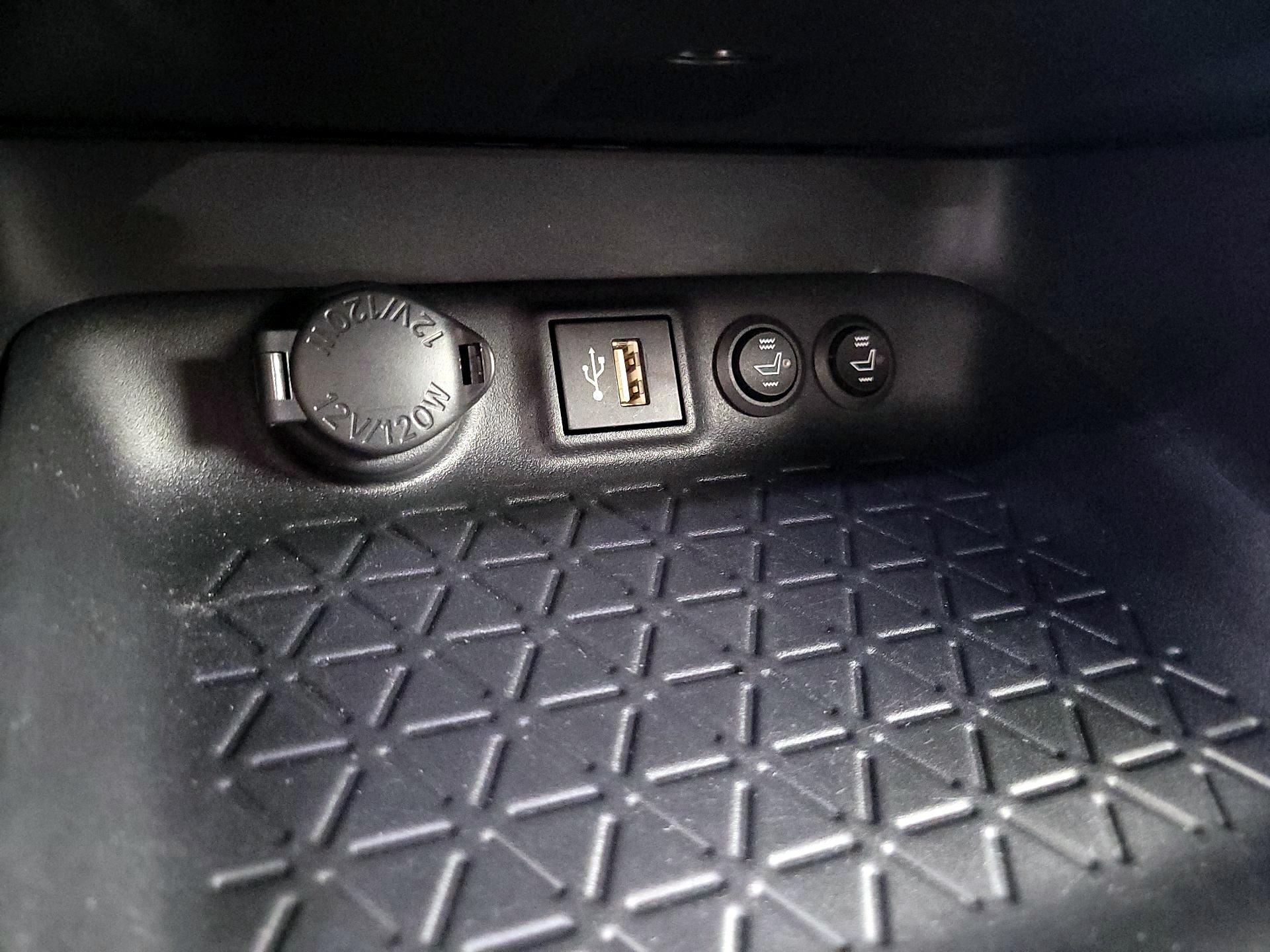 Thumbnail: 2024 Toyota RAV4 - 18