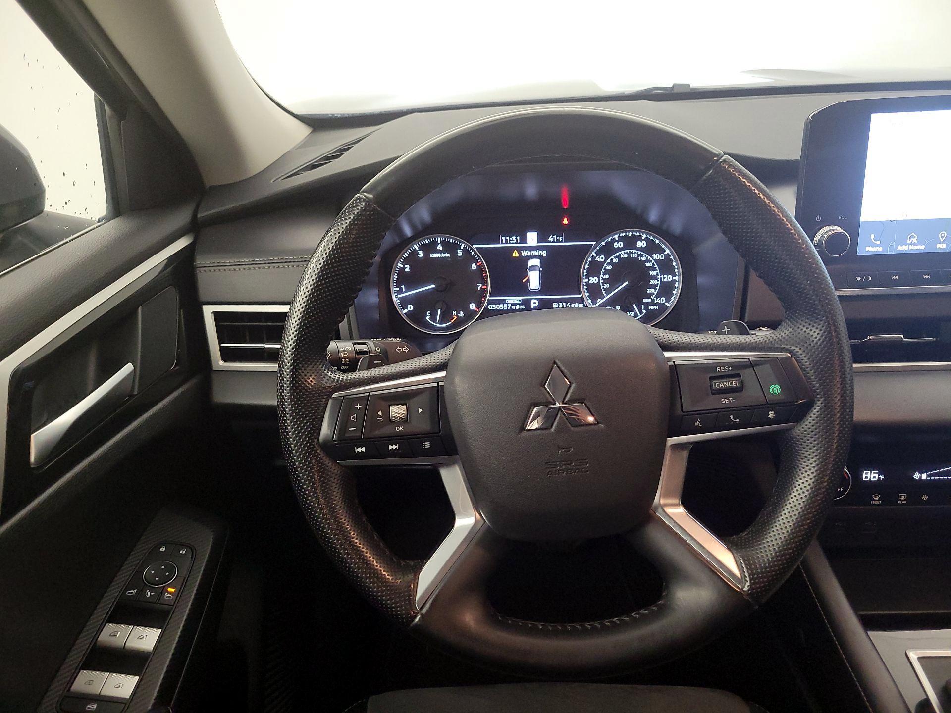 Thumbnail: 2024 Mitsubishi Outlander - 10