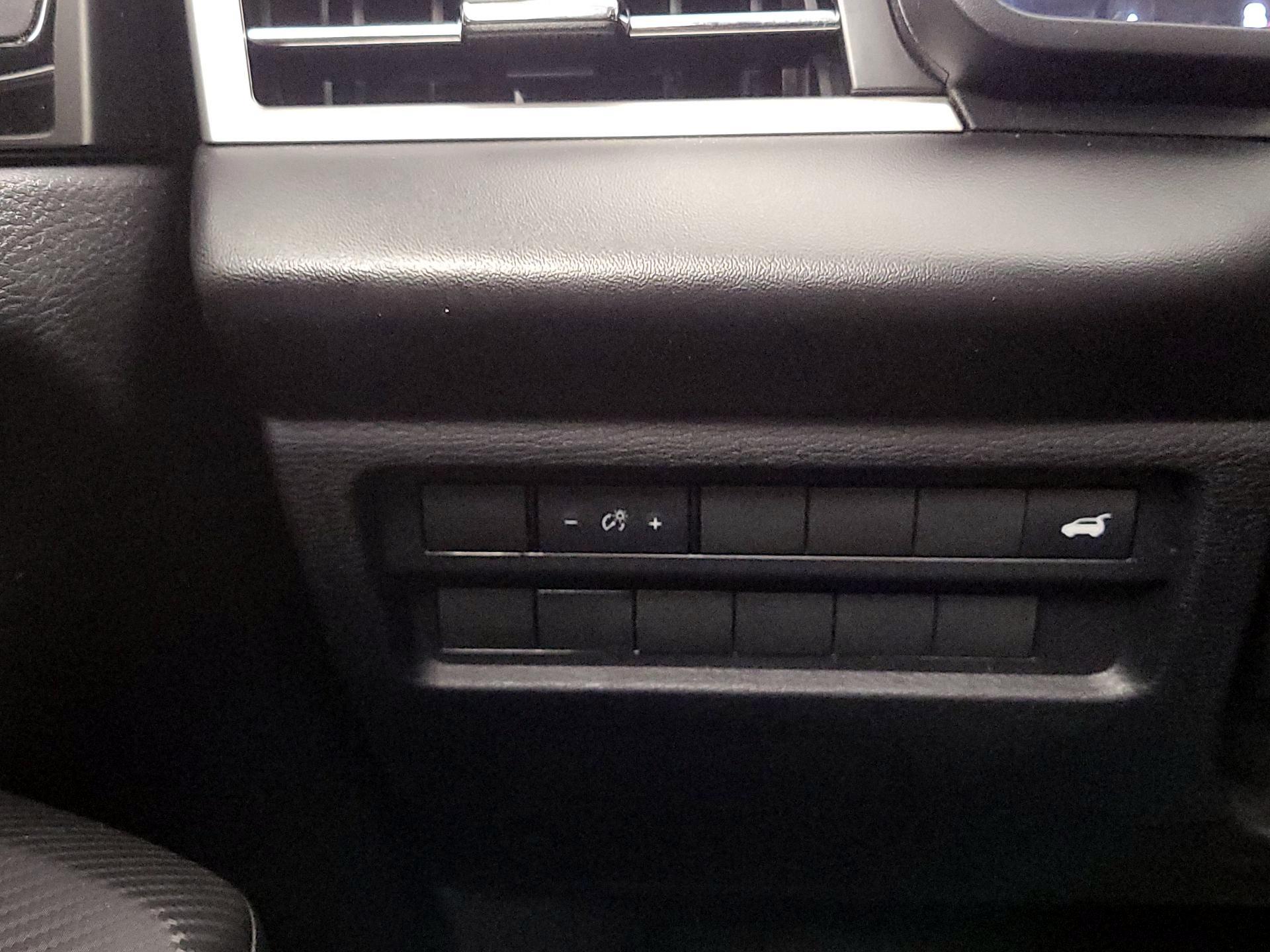 Thumbnail: 2024 Mitsubishi Outlander - 13