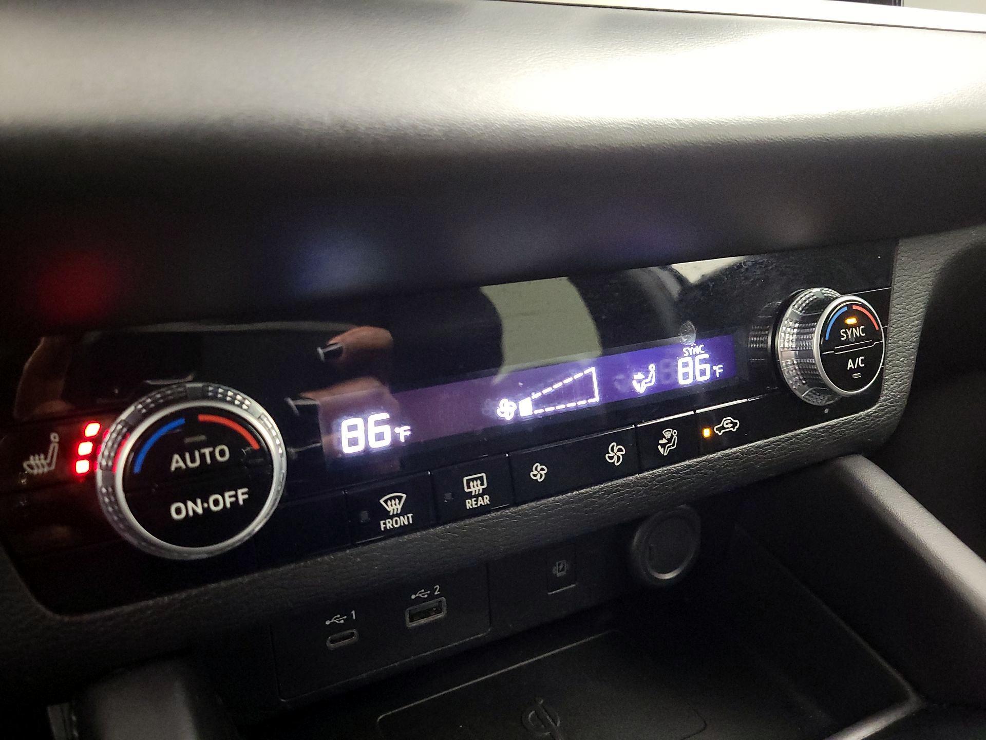 Thumbnail: 2024 Mitsubishi Outlander - 17