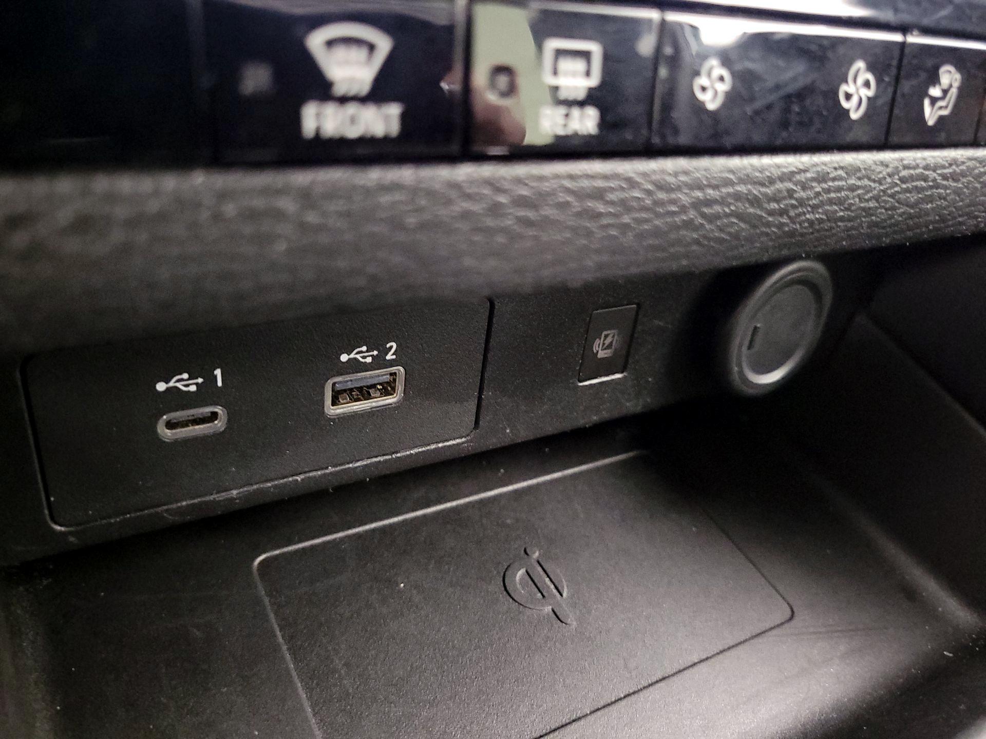 Thumbnail: 2024 Mitsubishi Outlander - 19