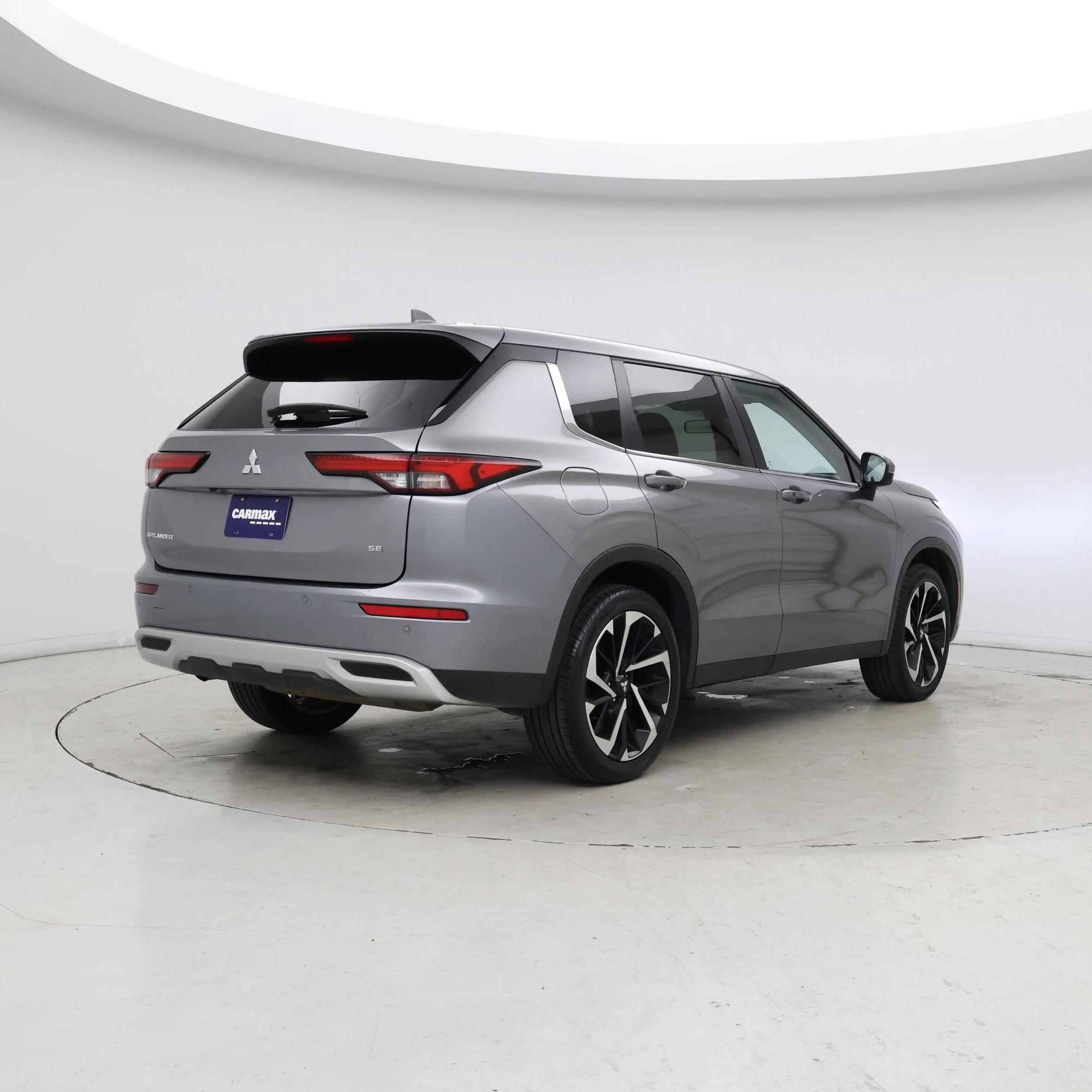 Thumbnail: 2024 Mitsubishi Outlander - 8