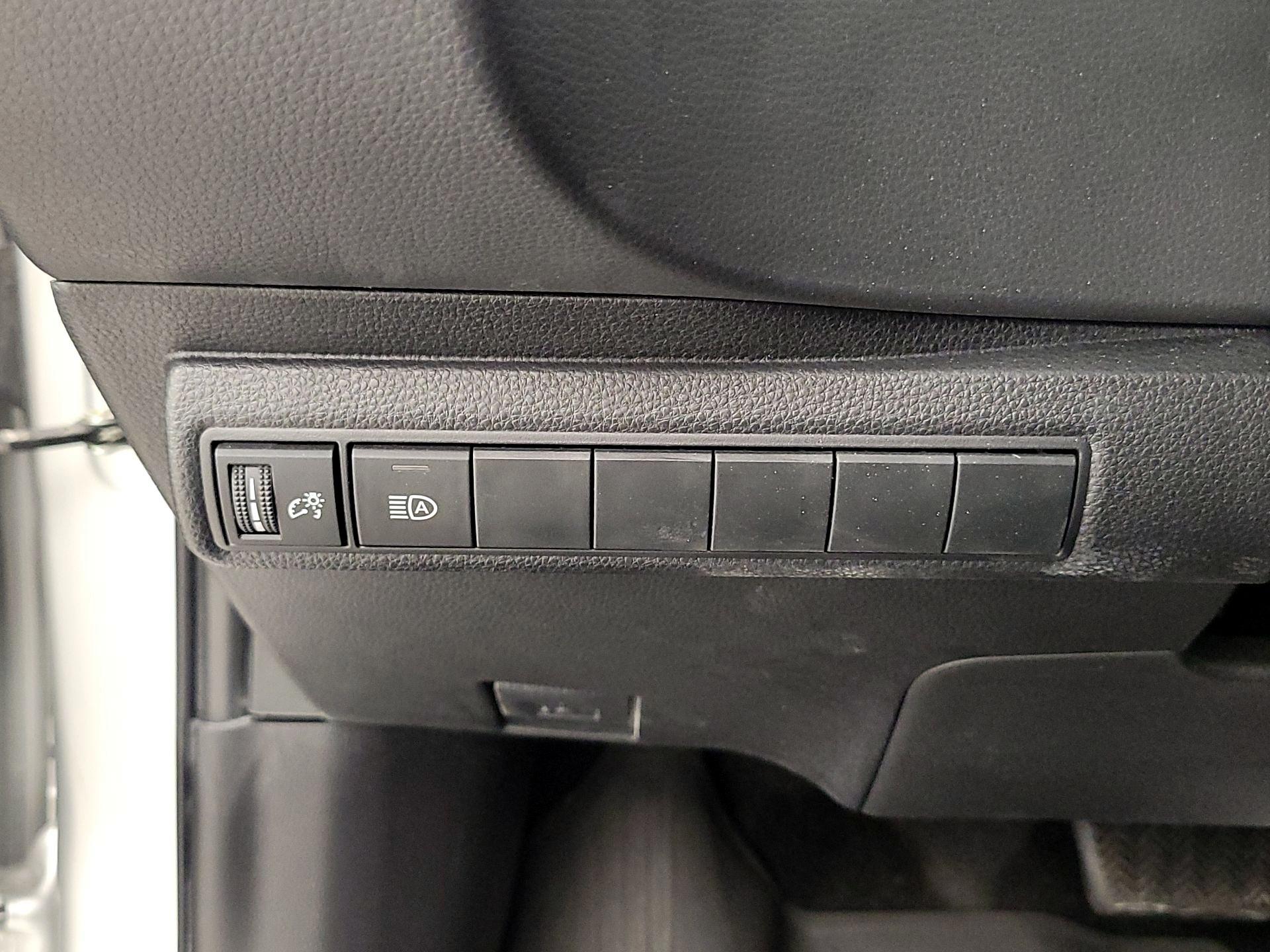 Thumbnail: 2023 Toyota Corolla - 13