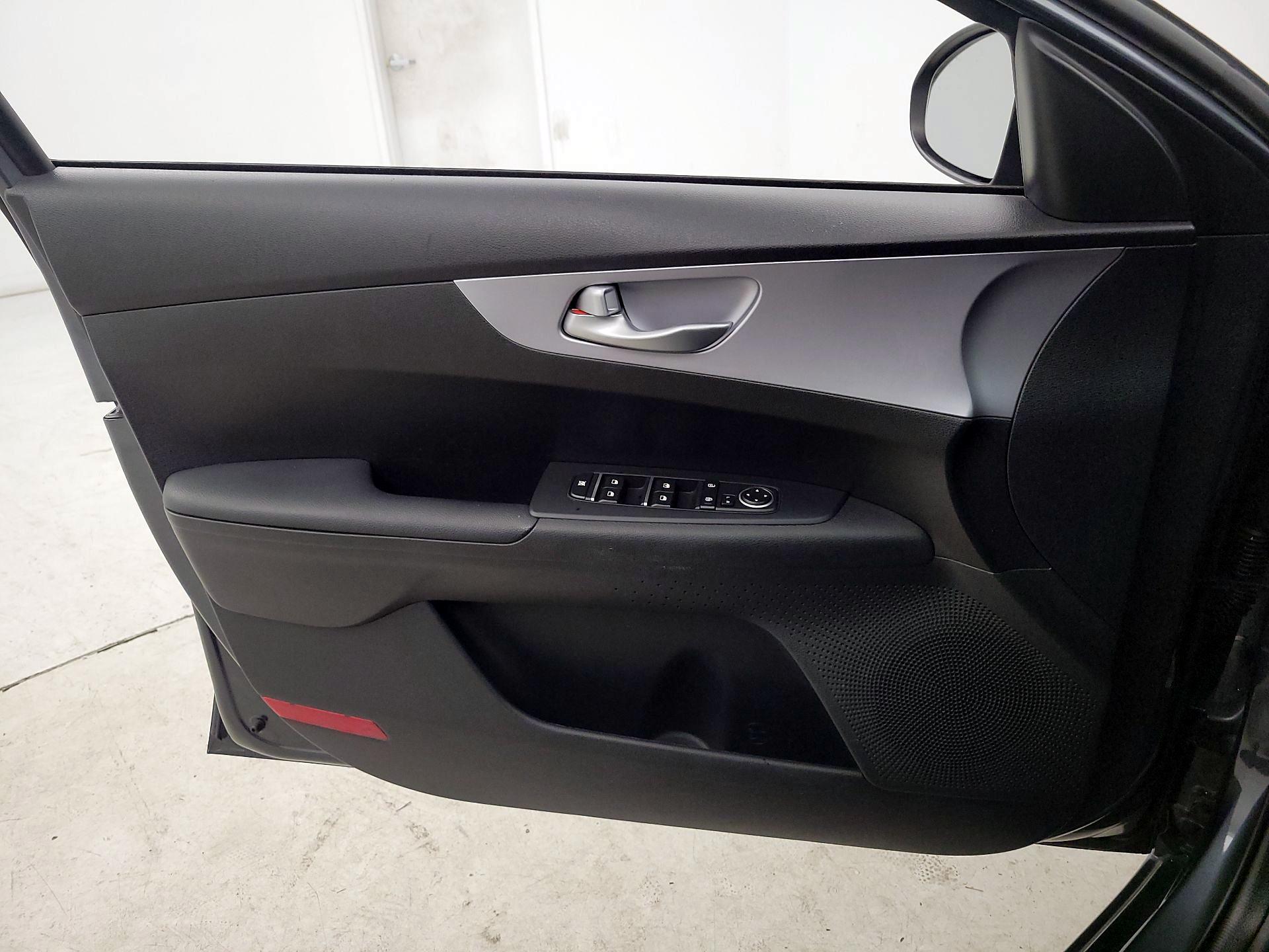 Thumbnail: 2024 Kia Forte - 12