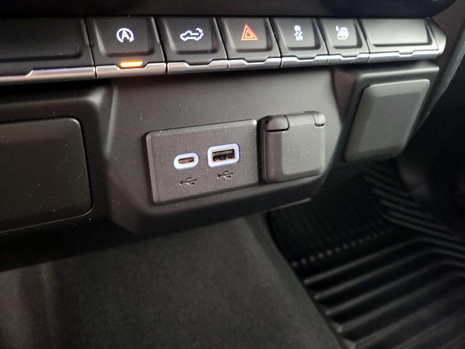 Thumbnail: 2021 Chevrolet Silverado 1500 - 18