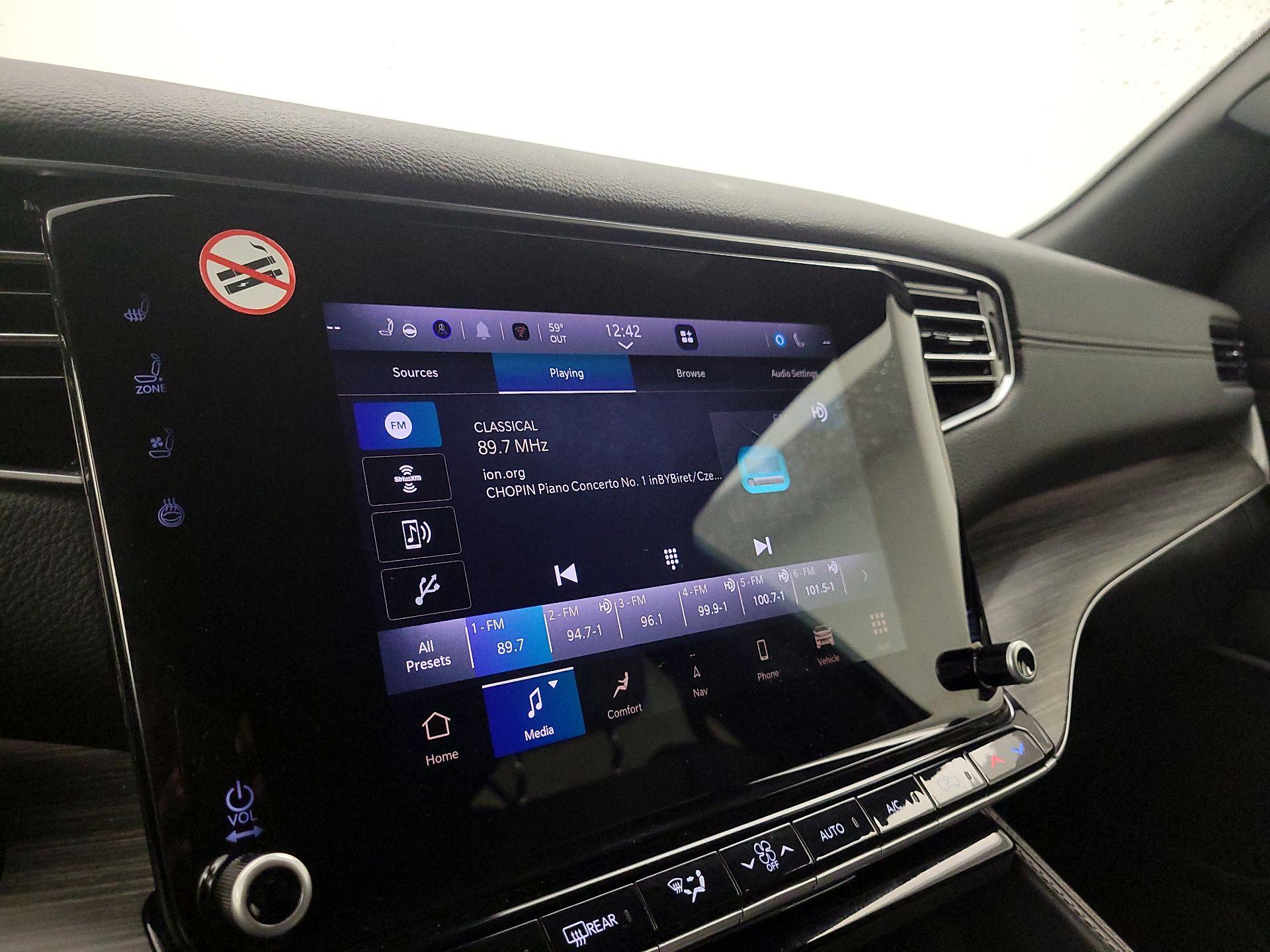 Thumbnail: 2024 Jeep Wagoneer - 15