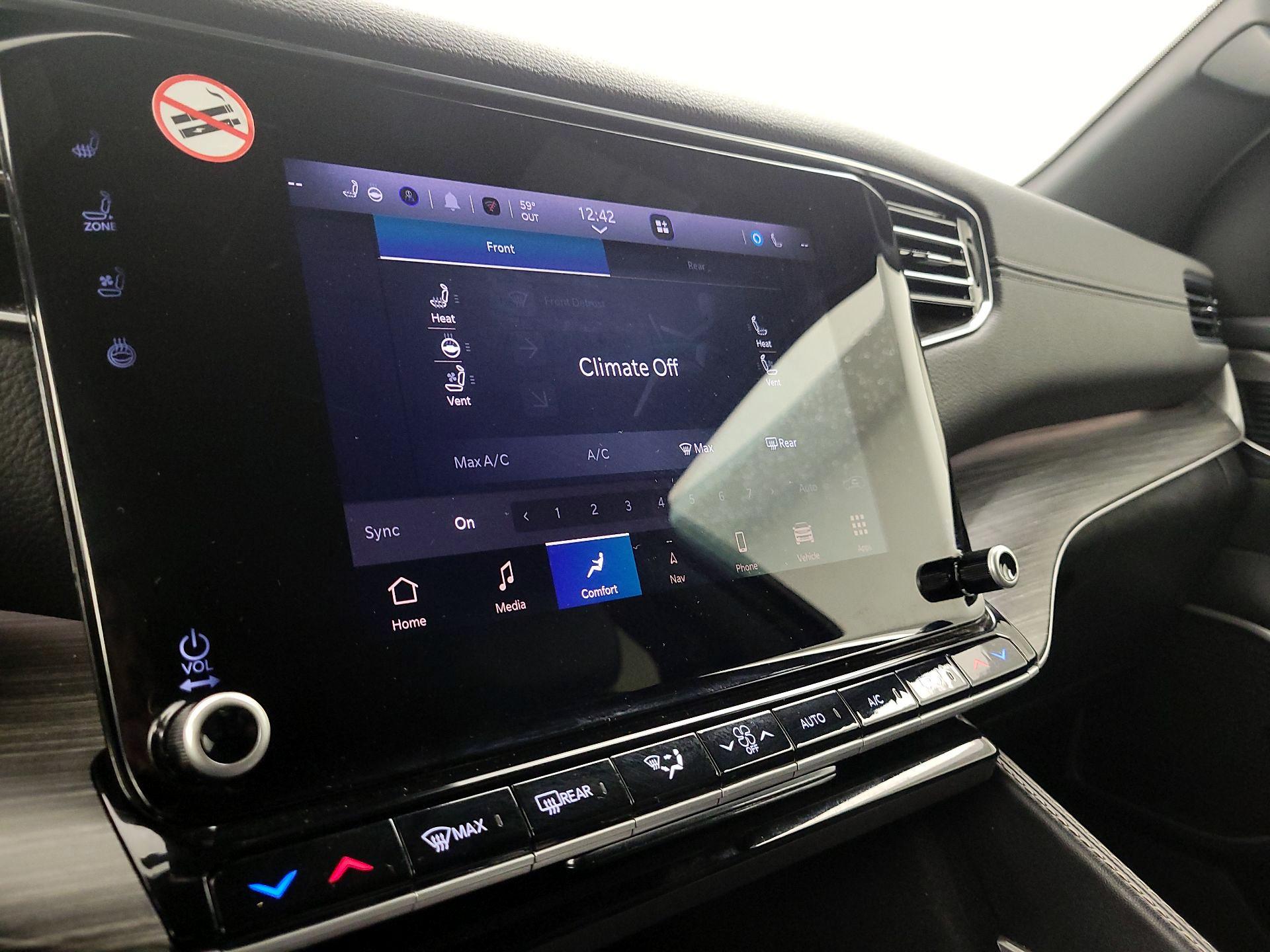 Thumbnail: 2024 Jeep Wagoneer - 16