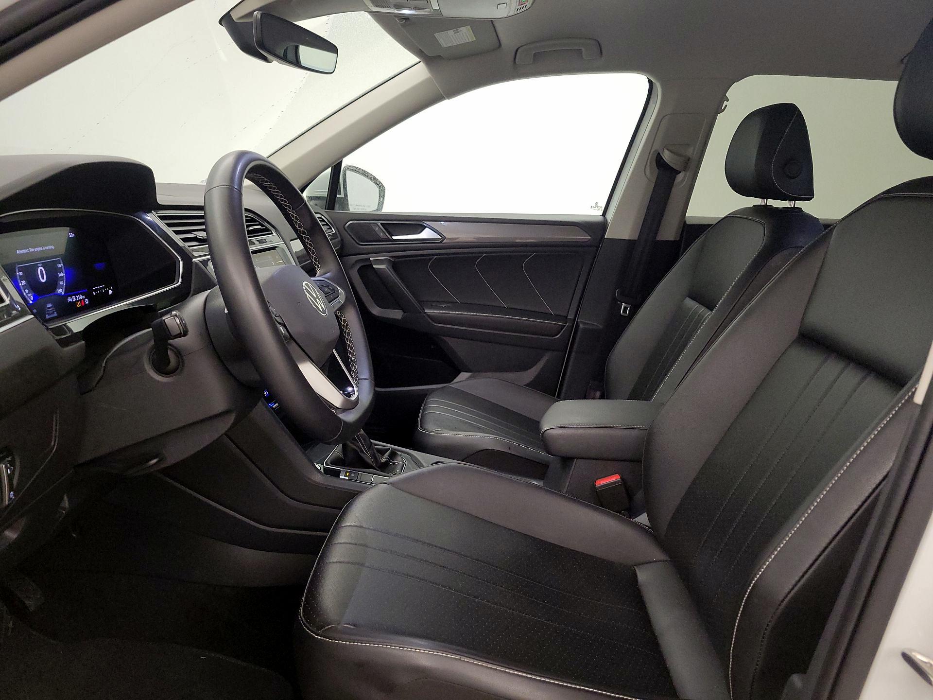 Thumbnail: 2024 Volkswagen Tiguan - 11