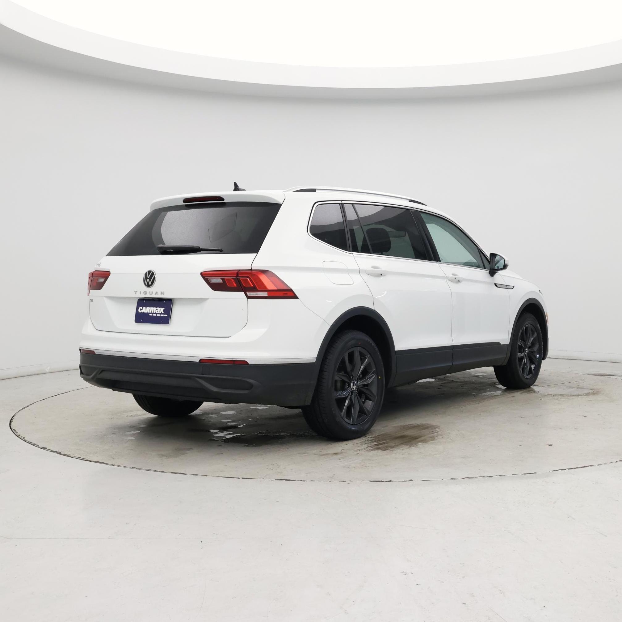 Thumbnail: 2024 Volkswagen Tiguan - 8