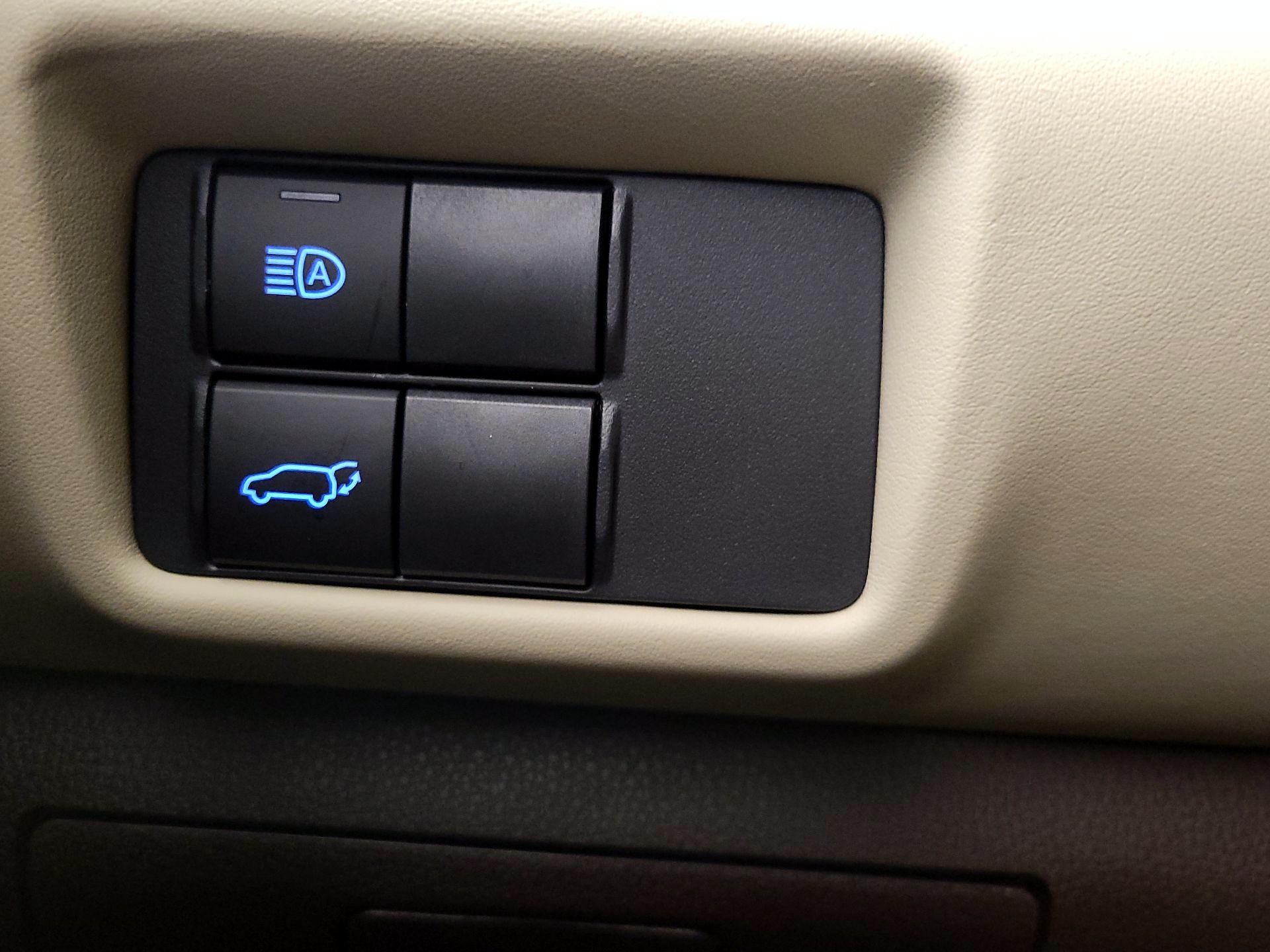 Thumbnail: 2022 Toyota Highlander - 13