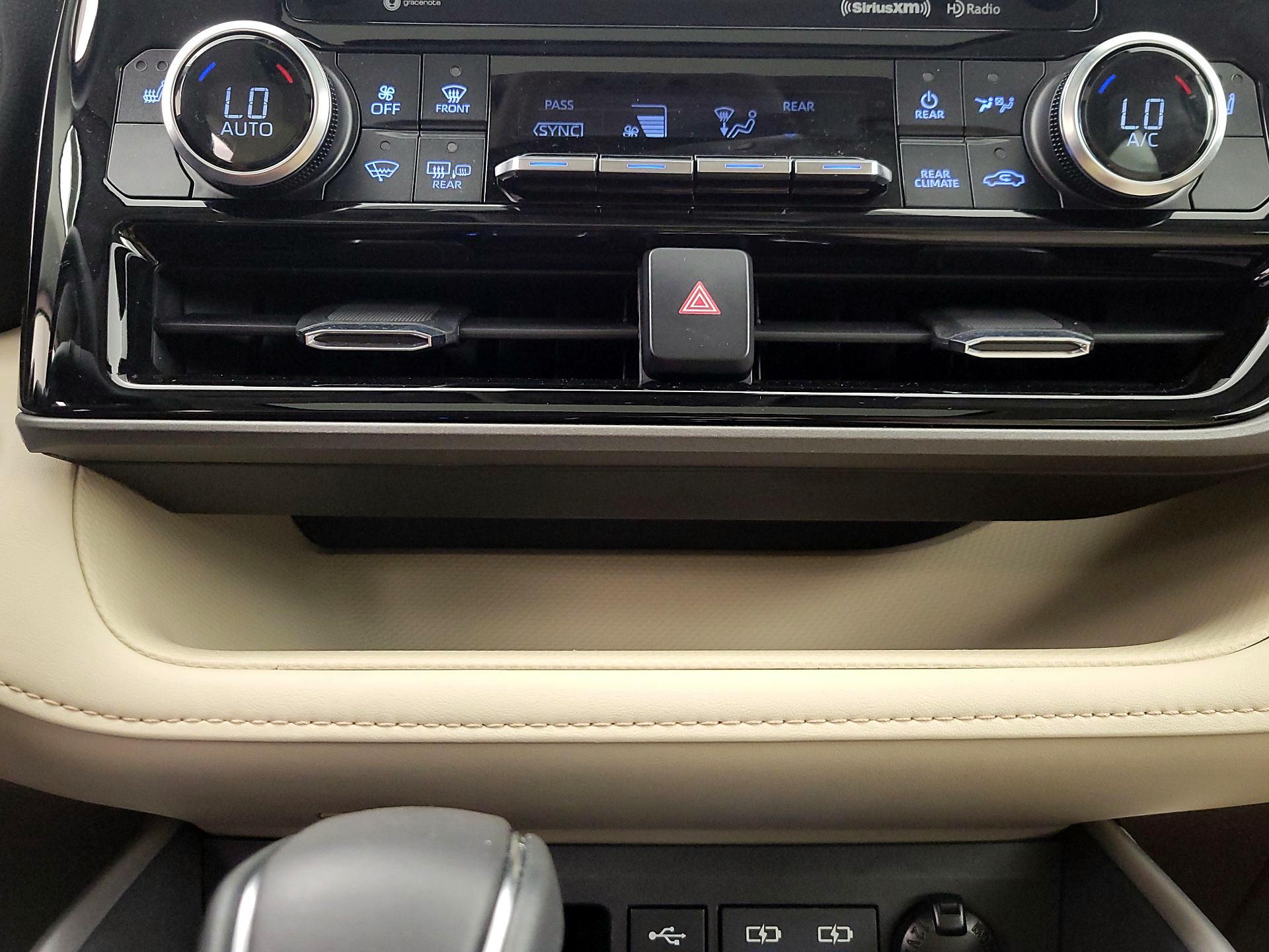 Thumbnail: 2022 Toyota Highlander - 16