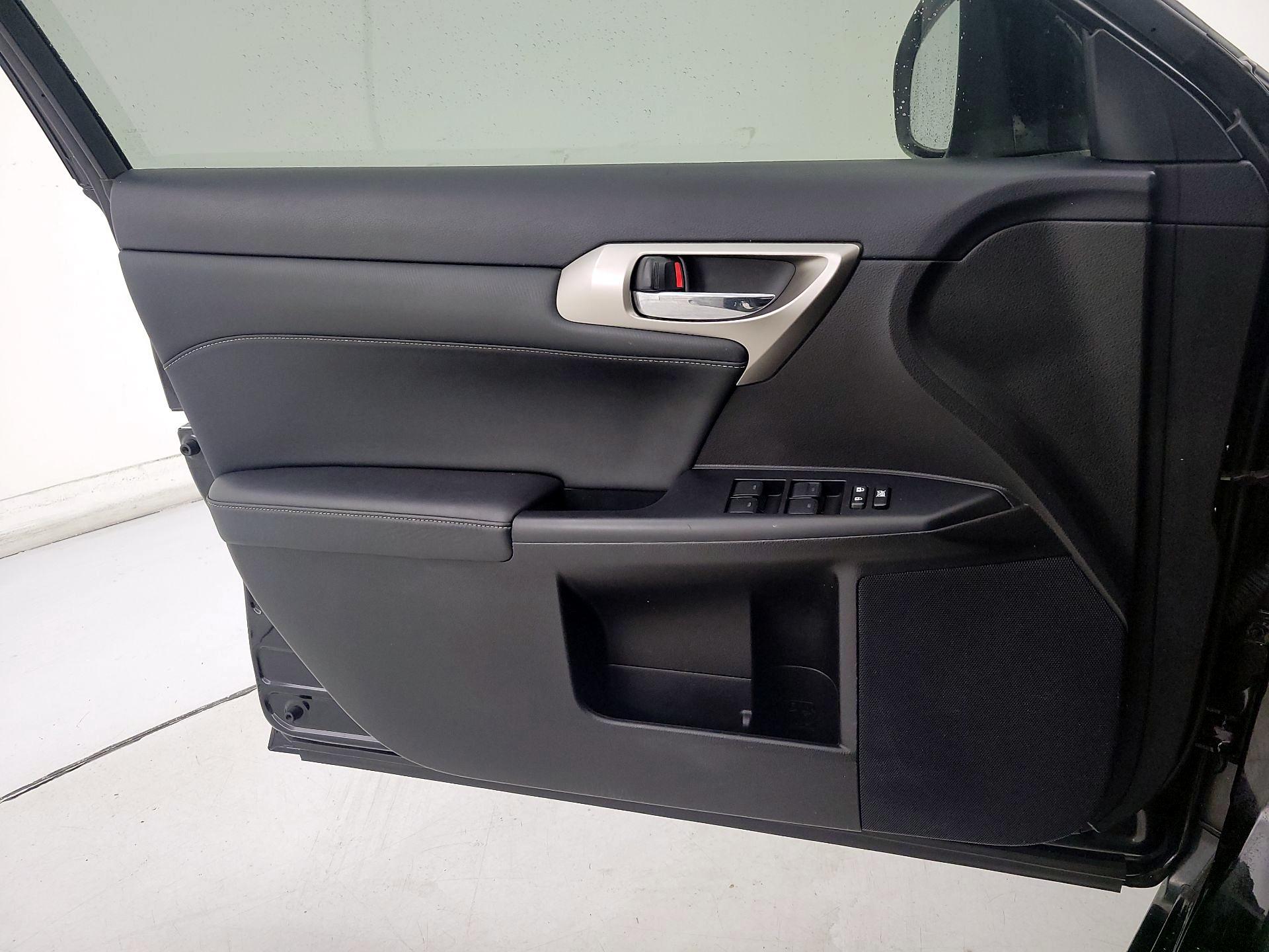 Thumbnail: 2016 Lexus CT - 12