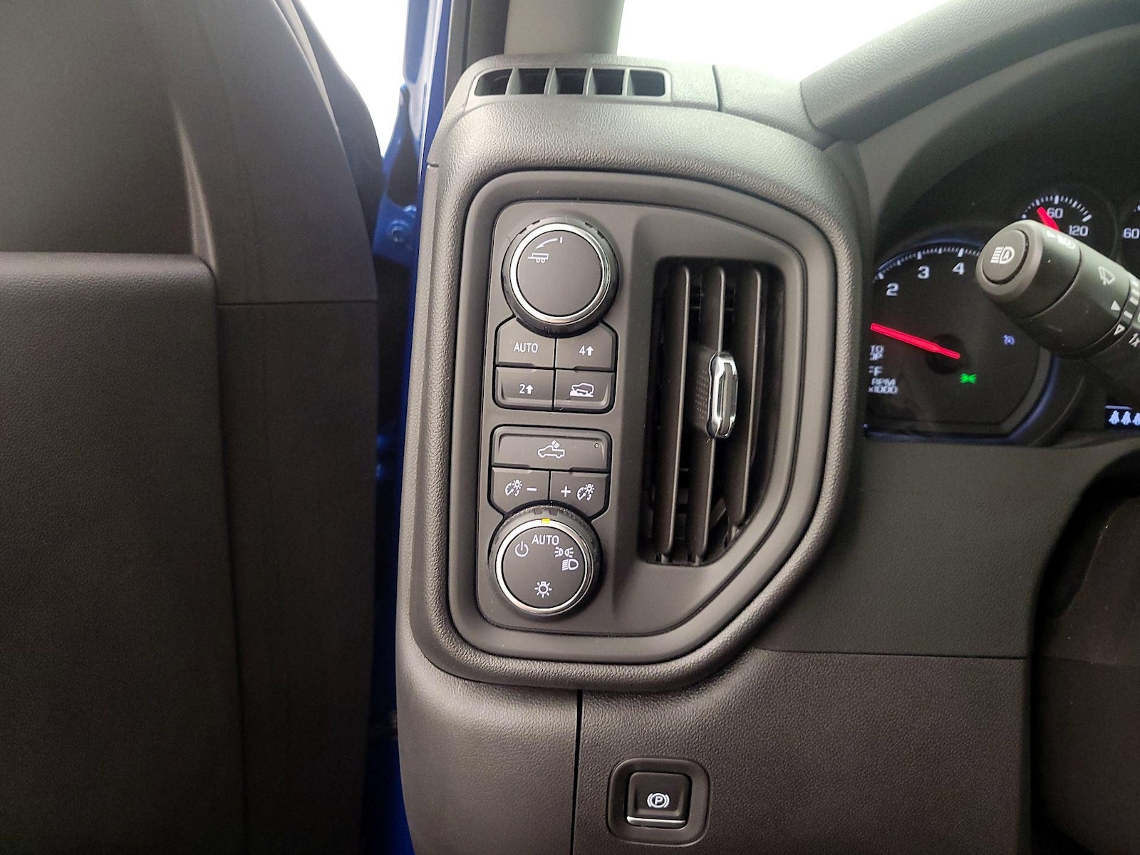 2024 Chevrolet Silverado 1500 Custom - Photo 14