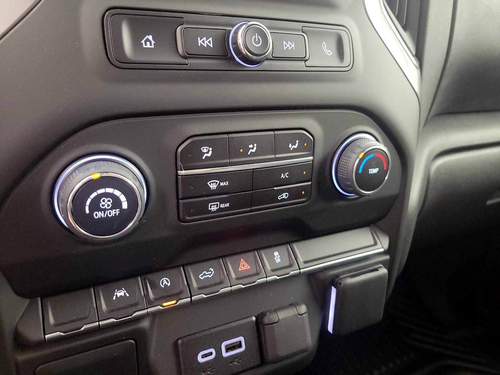 2024 Chevrolet Silverado 1500 Custom - Photo 17