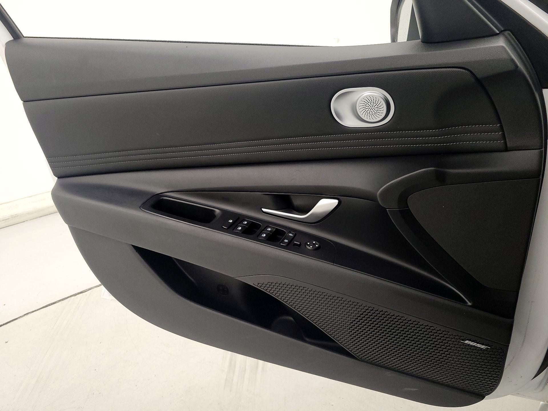 Thumbnail: 2022 Hyundai Elantra - 12