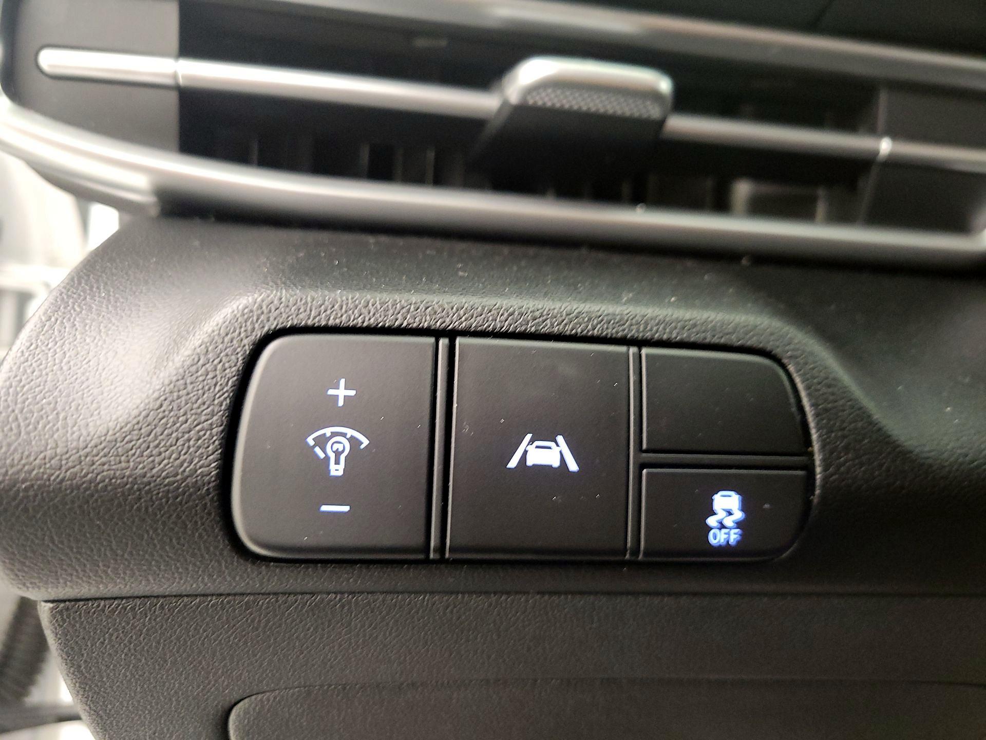 Thumbnail: 2022 Hyundai Elantra - 13