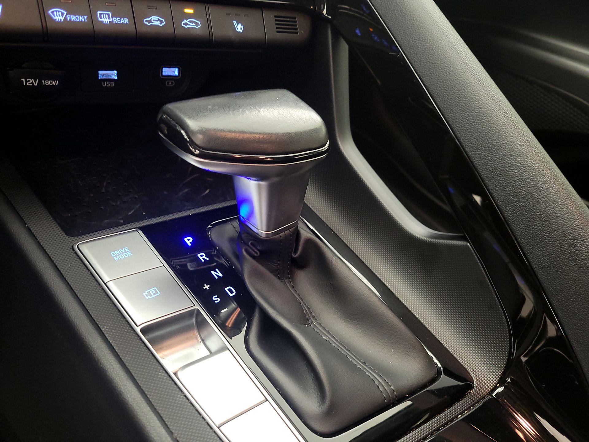 Thumbnail: 2022 Hyundai Elantra - 17