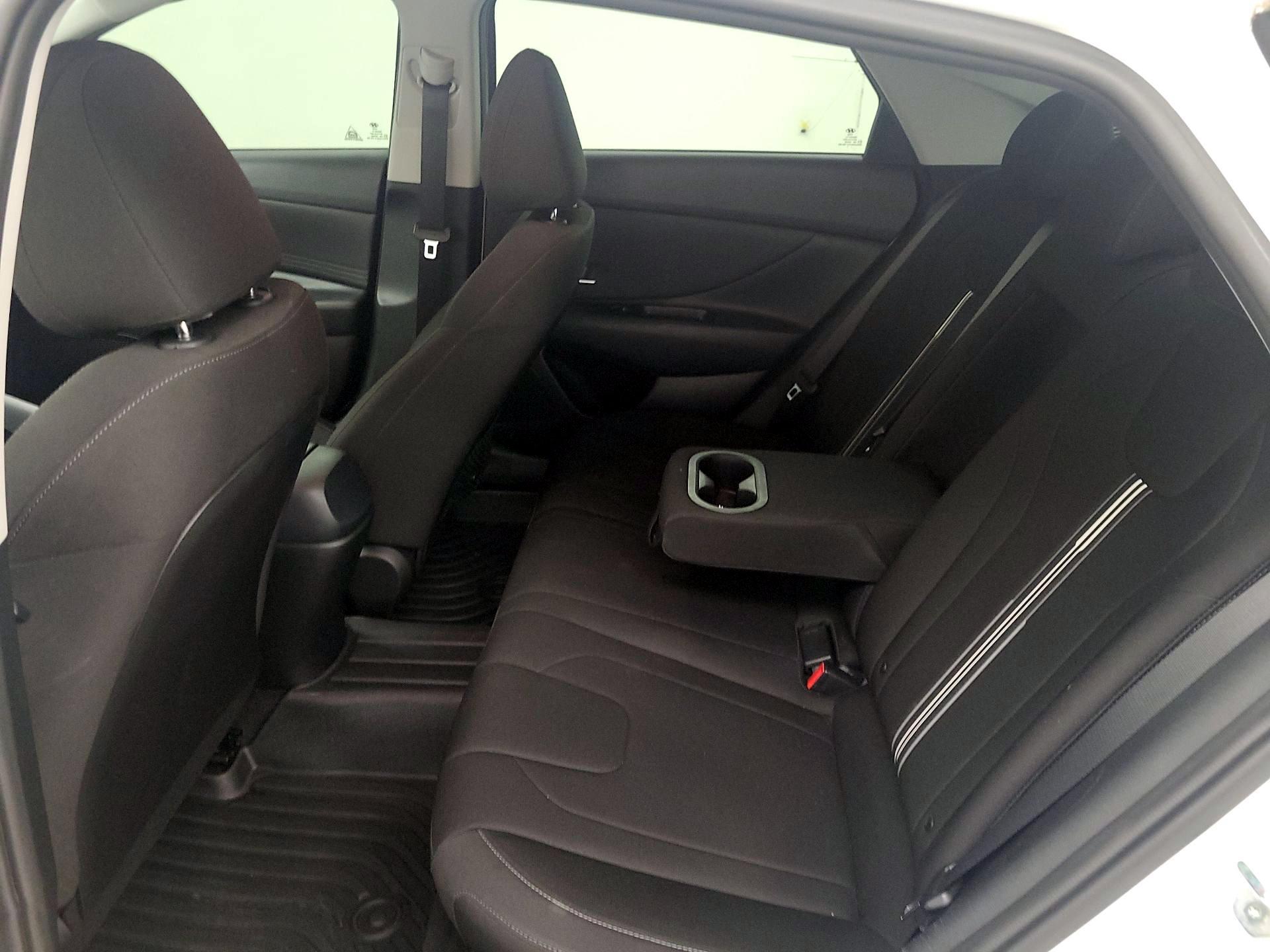 Thumbnail: 2022 Hyundai Elantra - 20