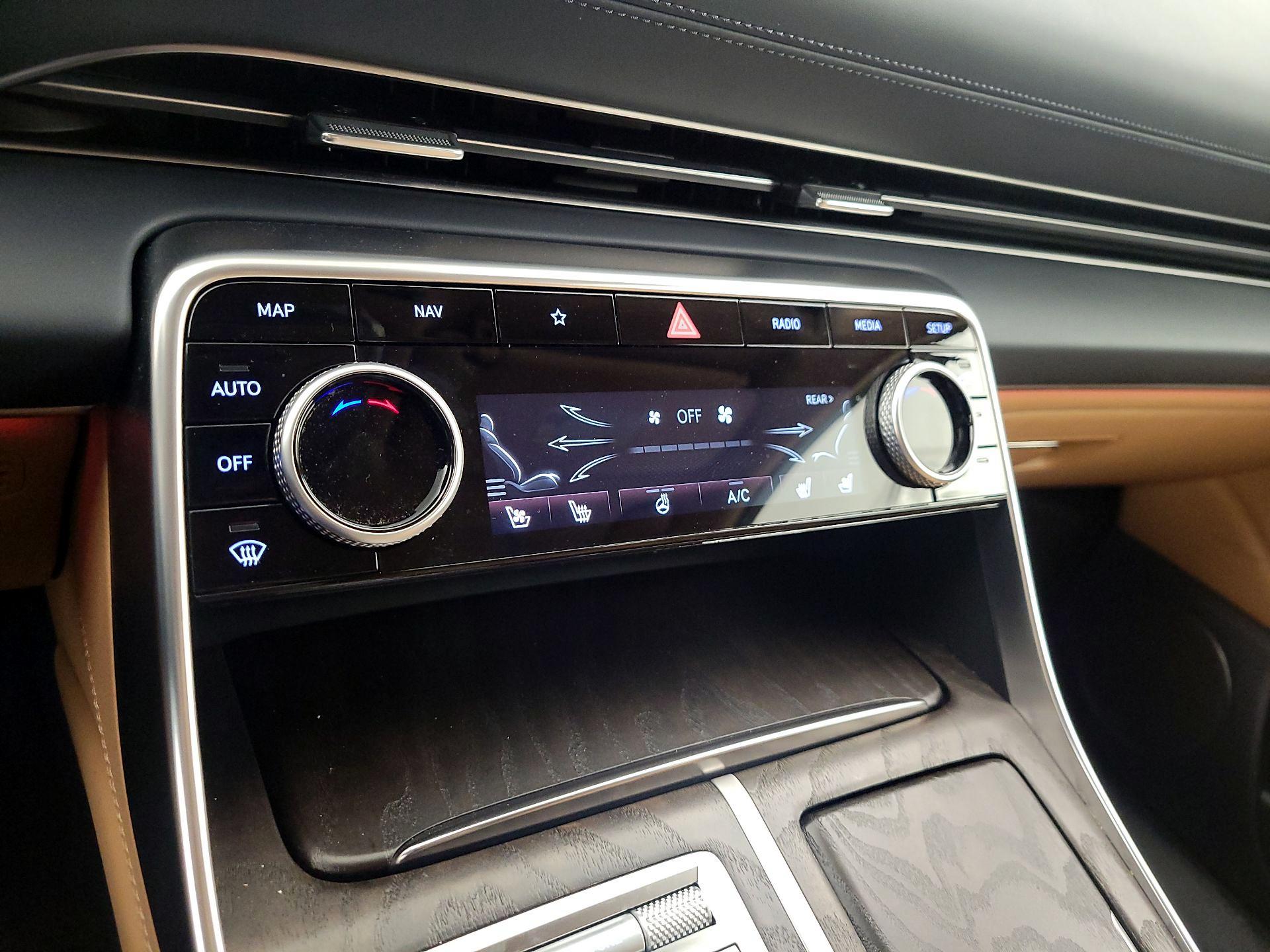 Thumbnail: 2024 Genesis GV80 - 17