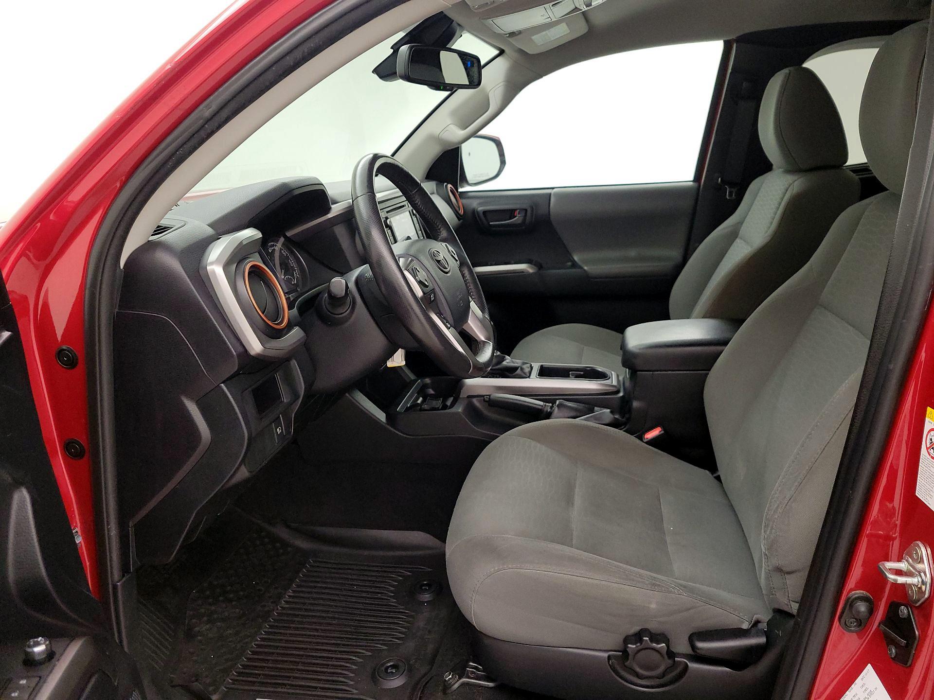 Thumbnail: 2018 Toyota Tacoma - 11