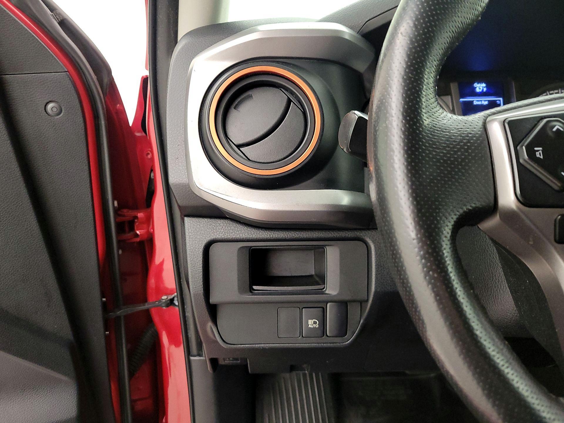 Thumbnail: 2018 Toyota Tacoma - 13