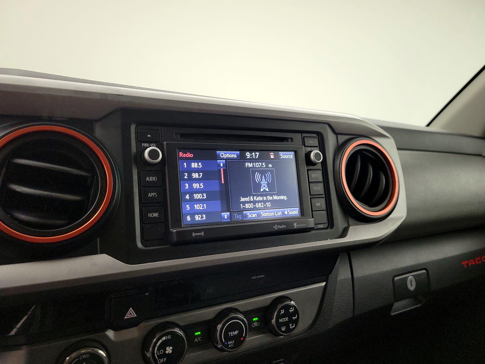 Thumbnail: 2018 Toyota Tacoma - 15