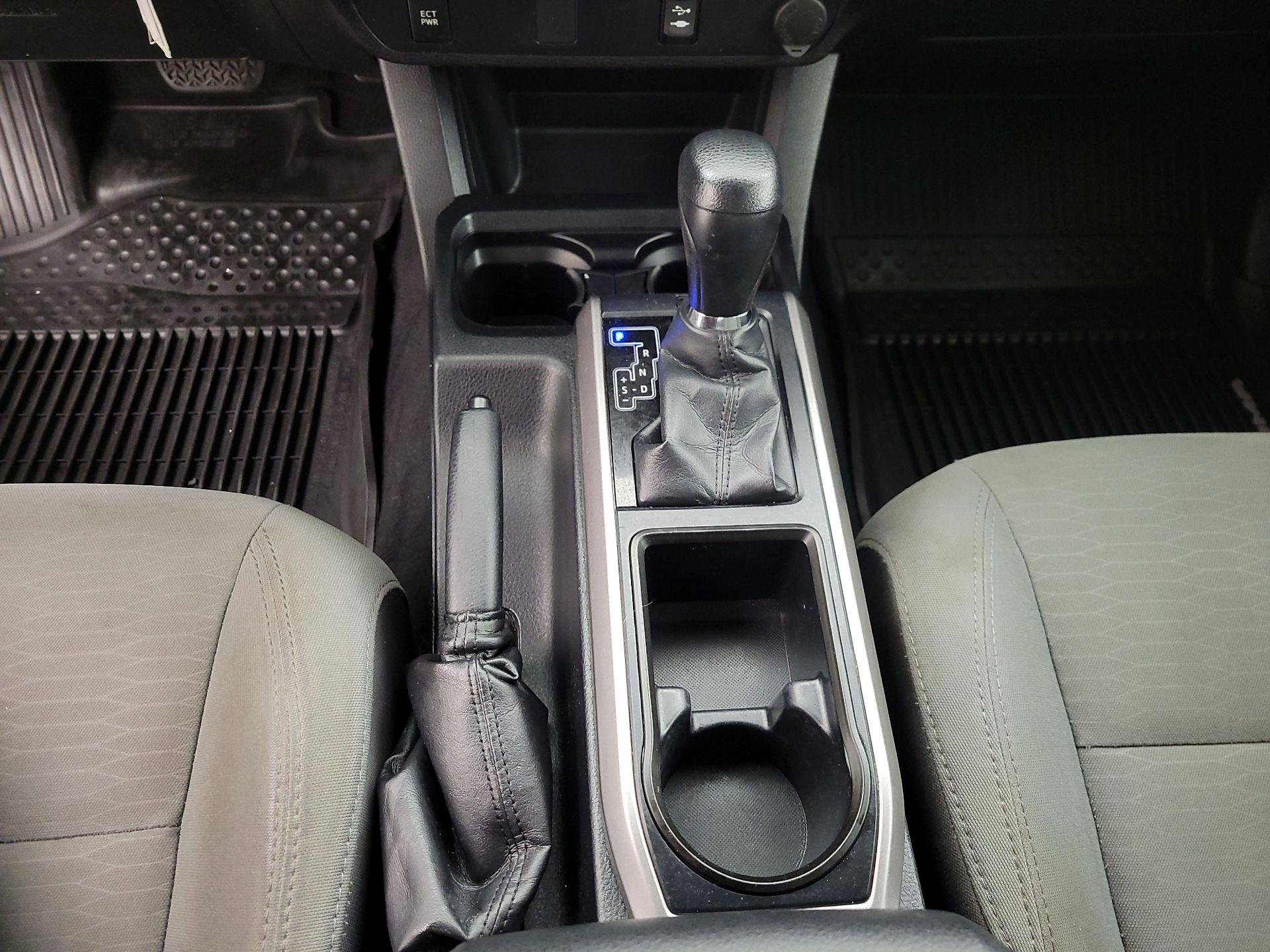 Thumbnail: 2018 Toyota Tacoma - 17