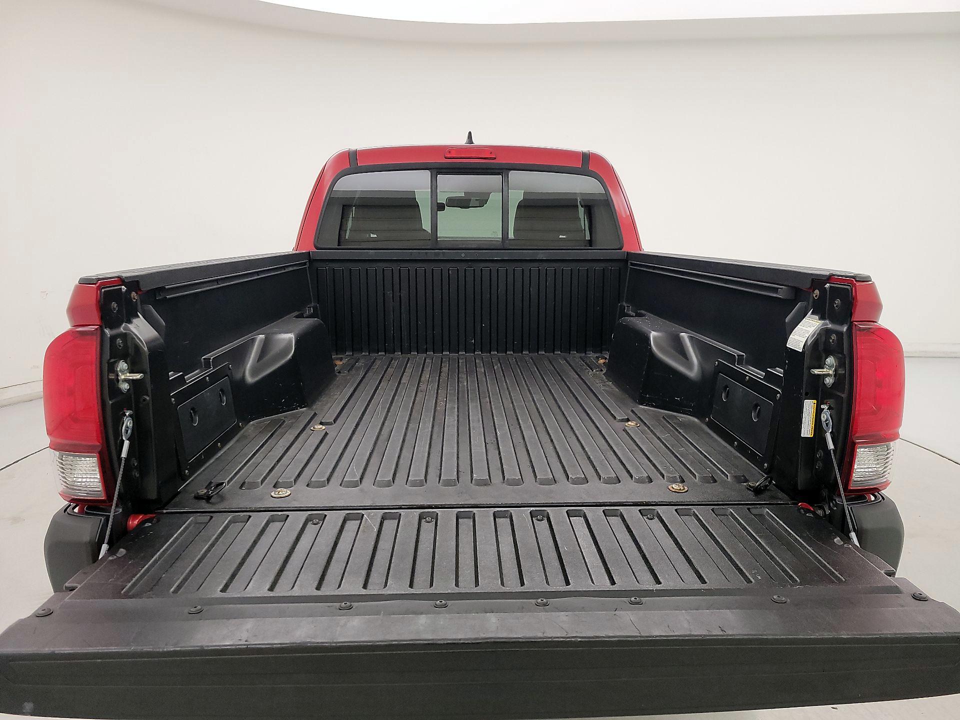 Thumbnail: 2018 Toyota Tacoma - 20