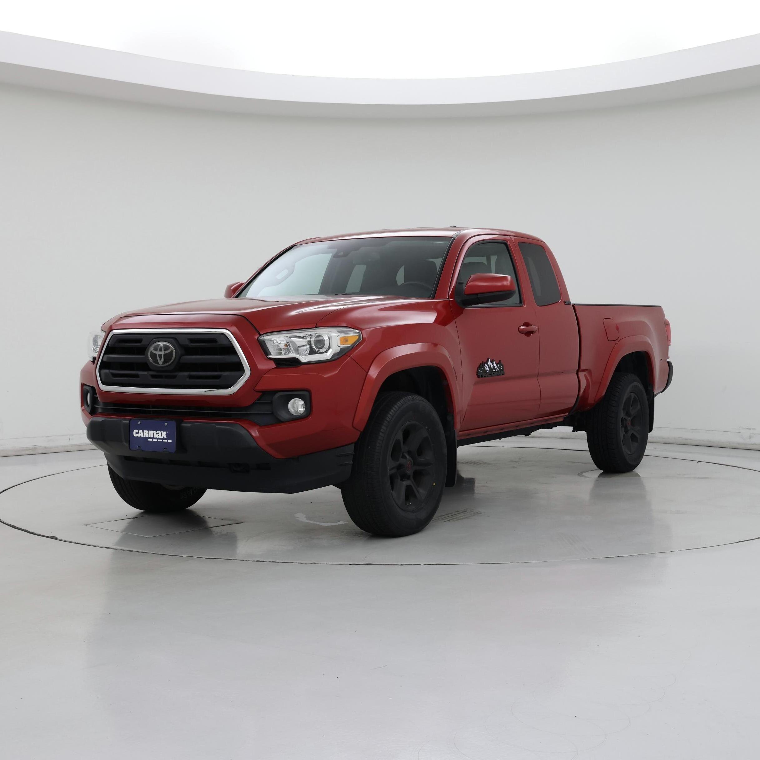 Thumbnail: 2018 Toyota Tacoma - 4