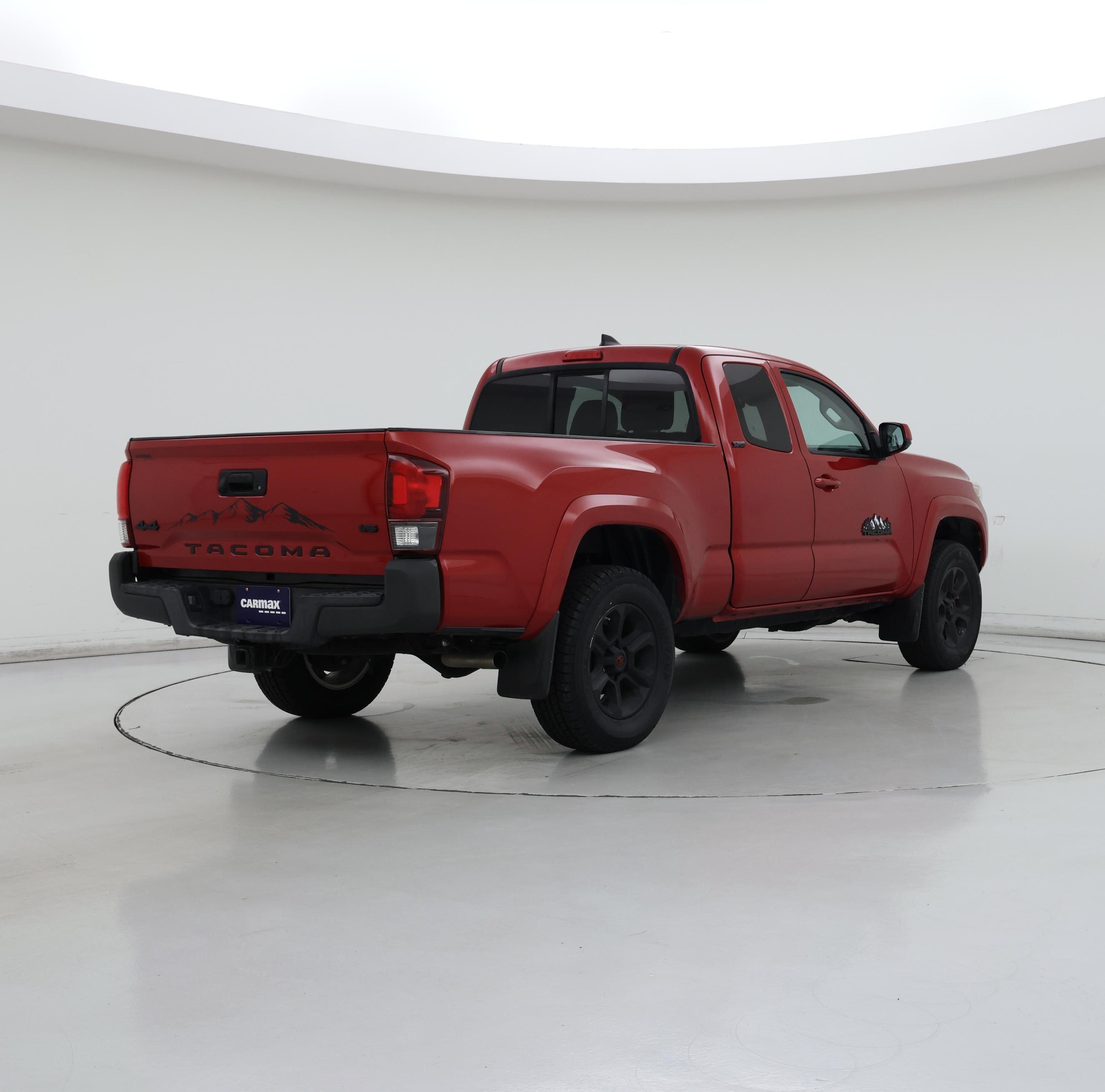 Thumbnail: 2018 Toyota Tacoma - 8