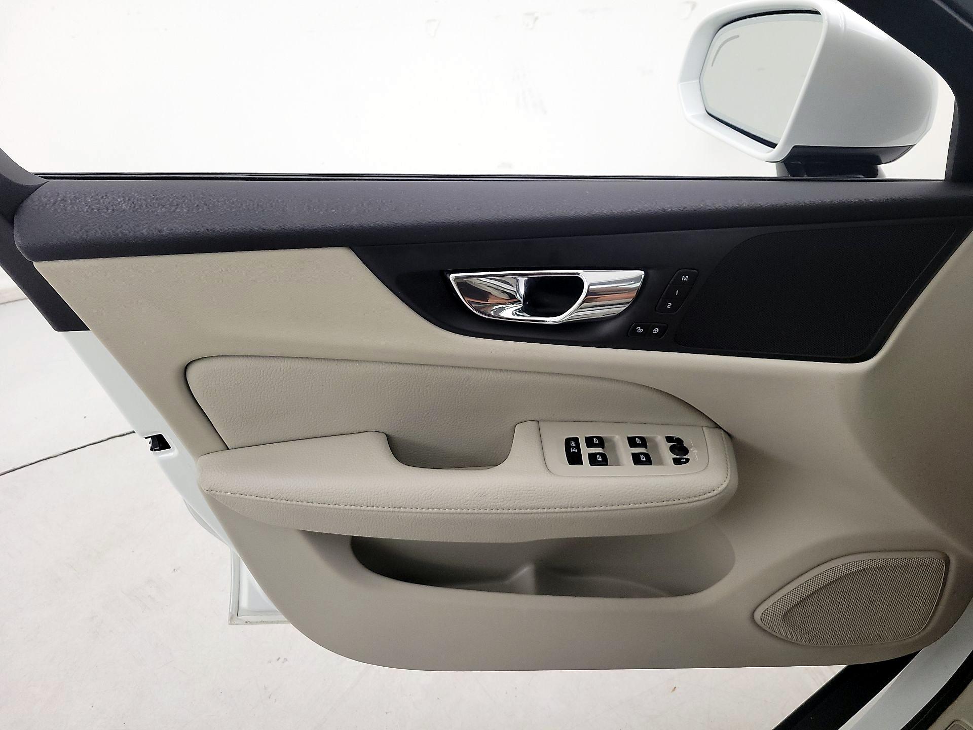 Thumbnail: 2020 Volvo S60 - 12