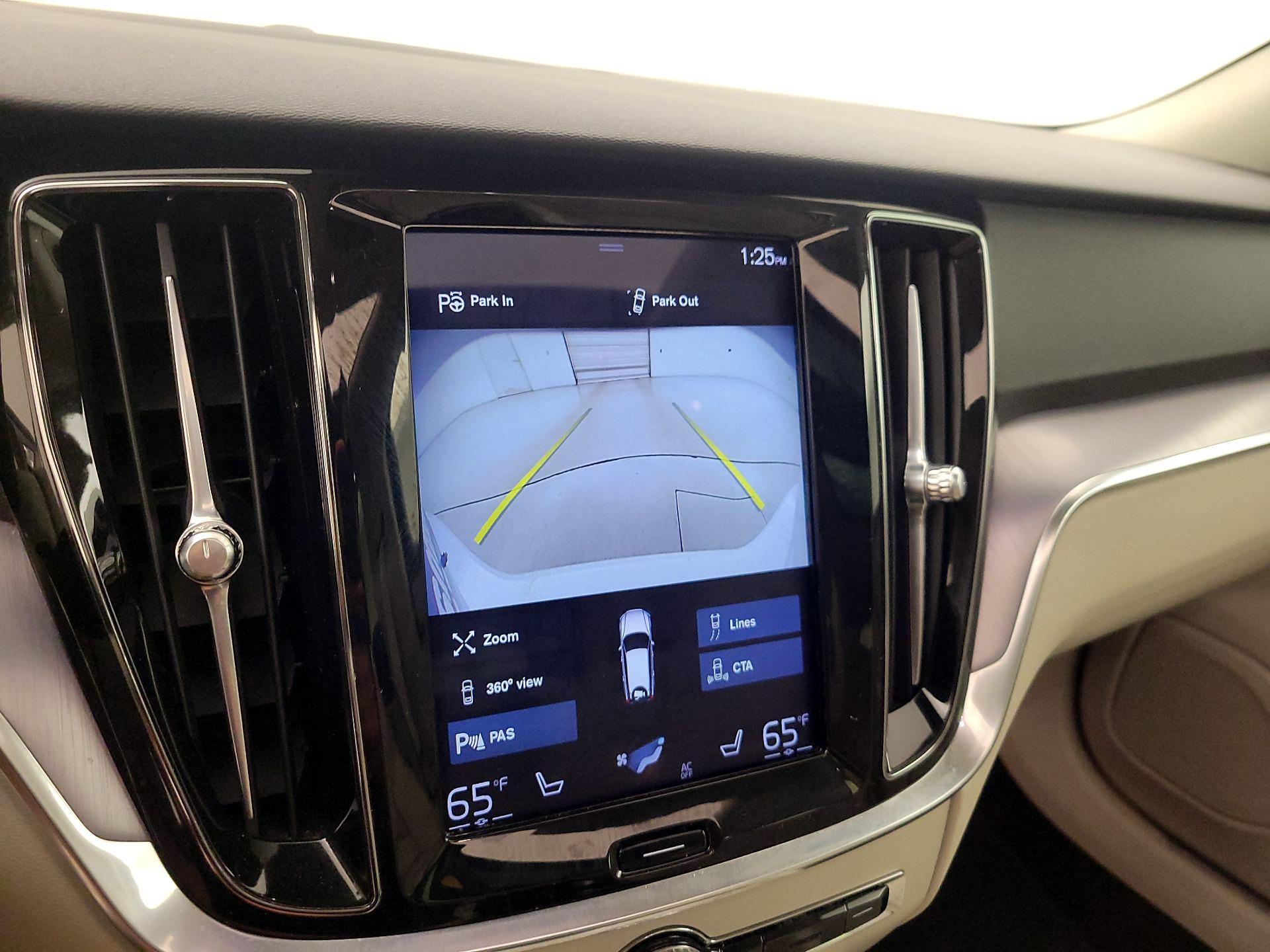 Thumbnail: 2020 Volvo S60 - 15