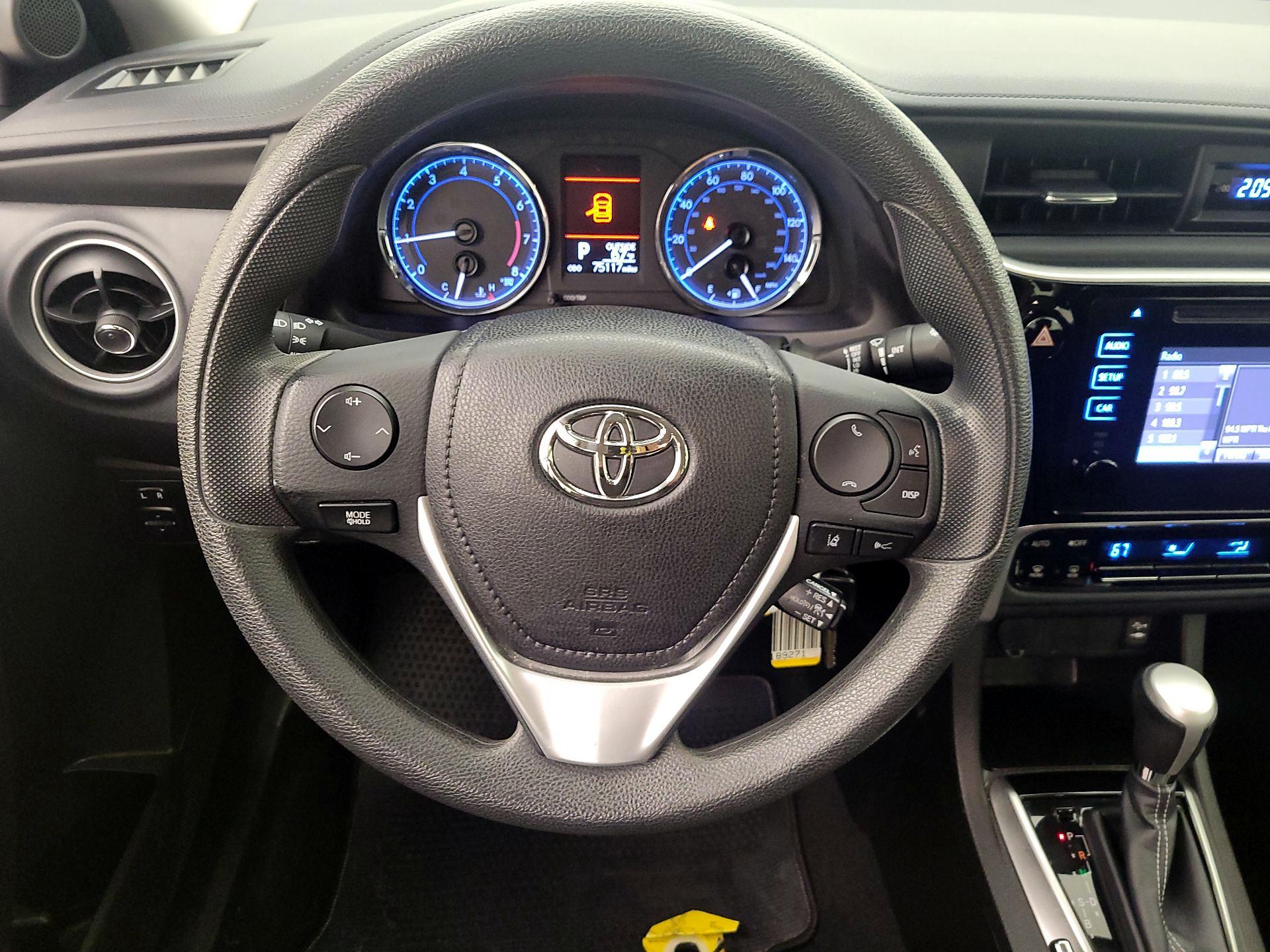 Thumbnail: 2017 Toyota Corolla - 10