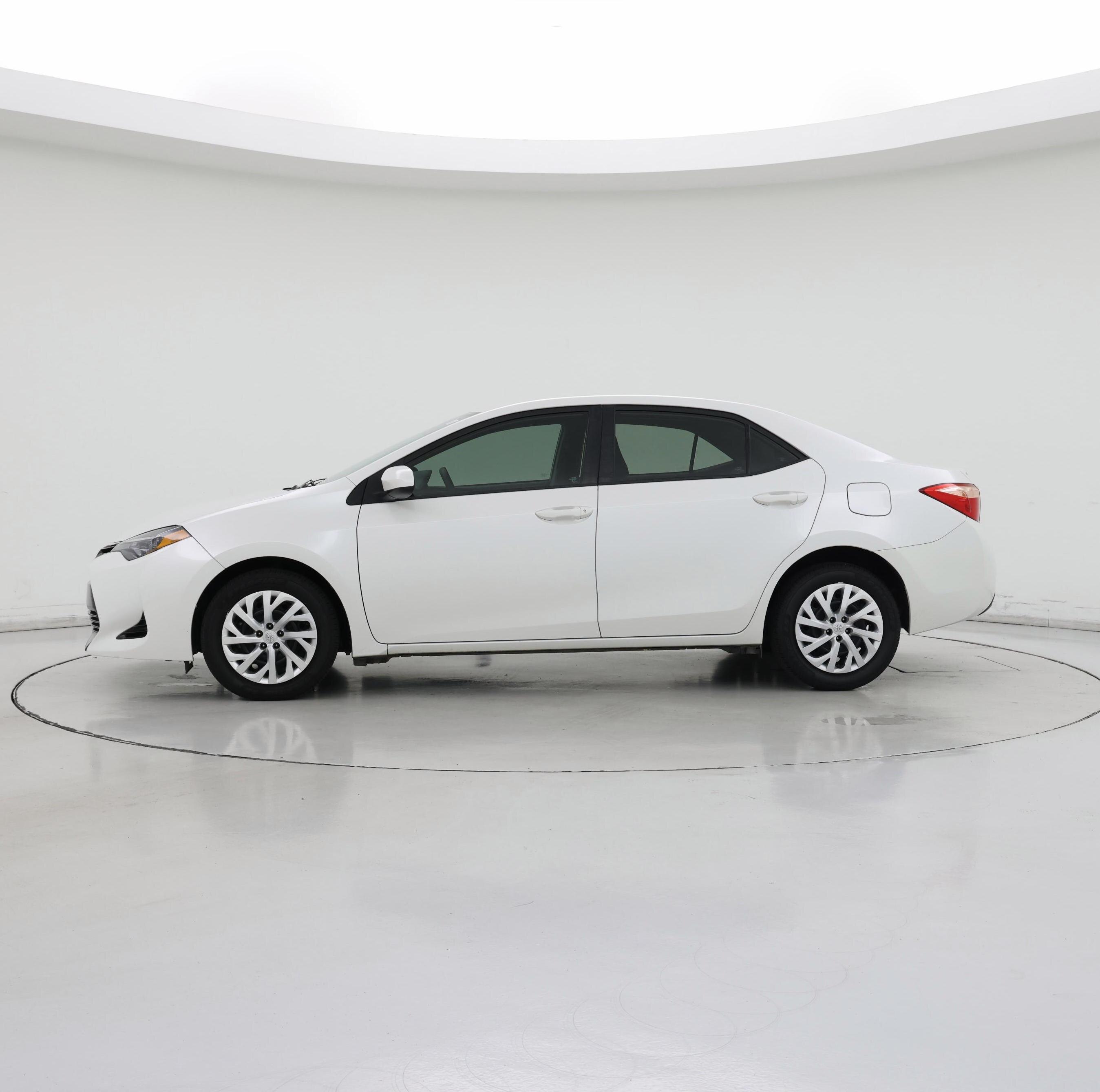 Thumbnail: 2017 Toyota Corolla - 3