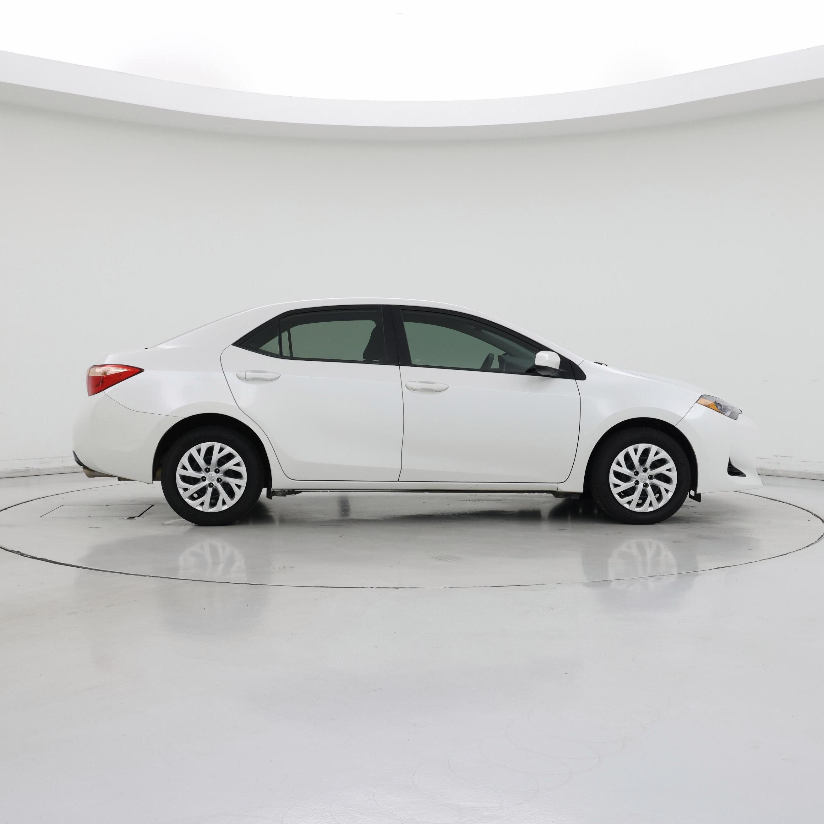 Thumbnail: 2017 Toyota Corolla - 7